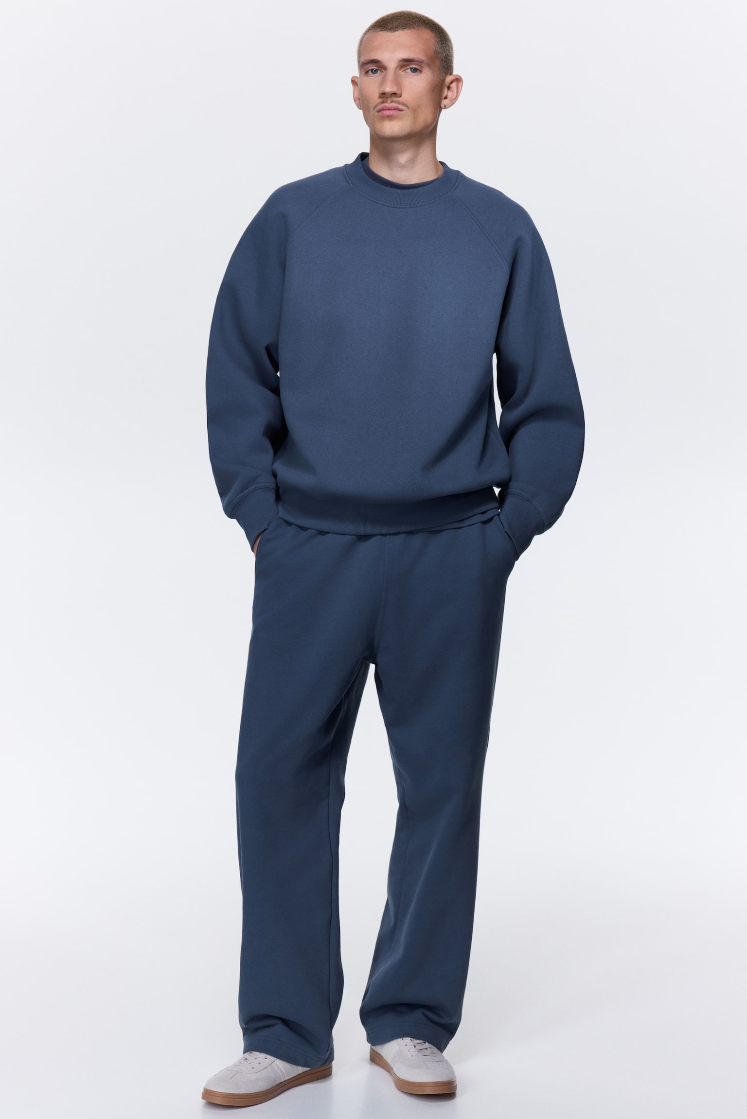 Oversized Fit Sweatshirt - Blue/Beige/Grey marl/Black/Dark khaki green/Plum purple - 4