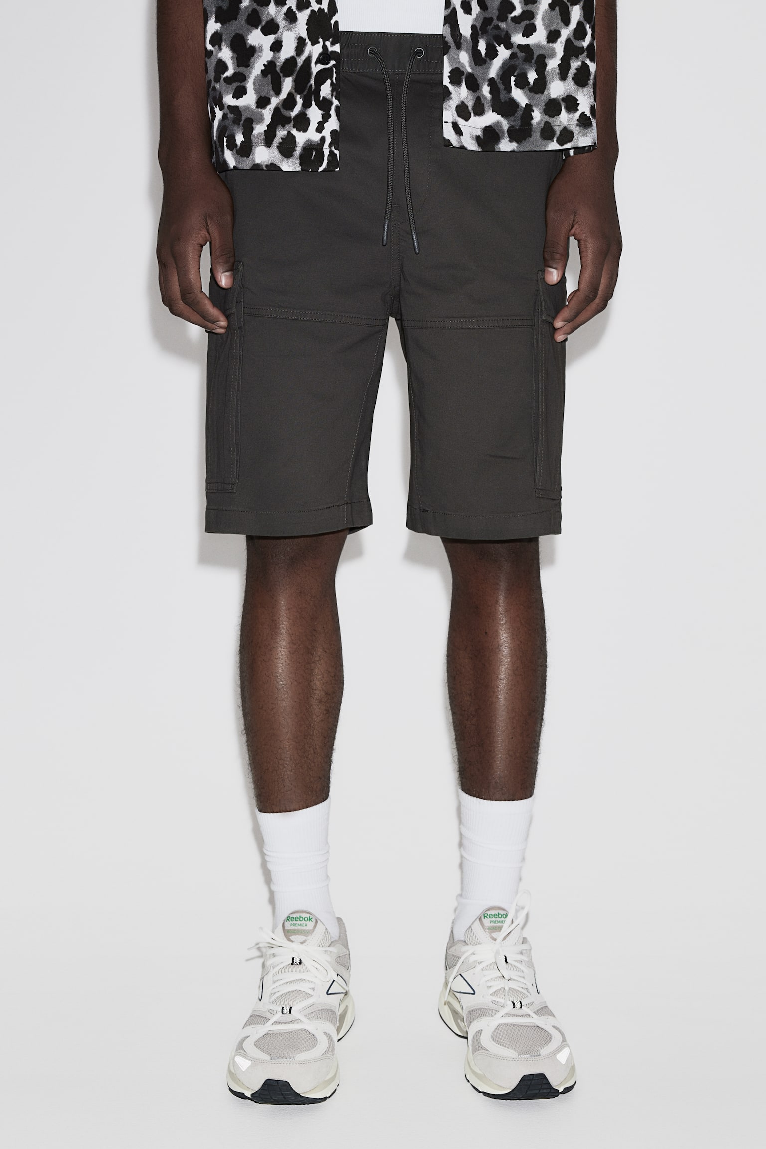 Regular Fit Twill Cargo Shorts - Dark grey/Khaki green/Black/Light beige - 4