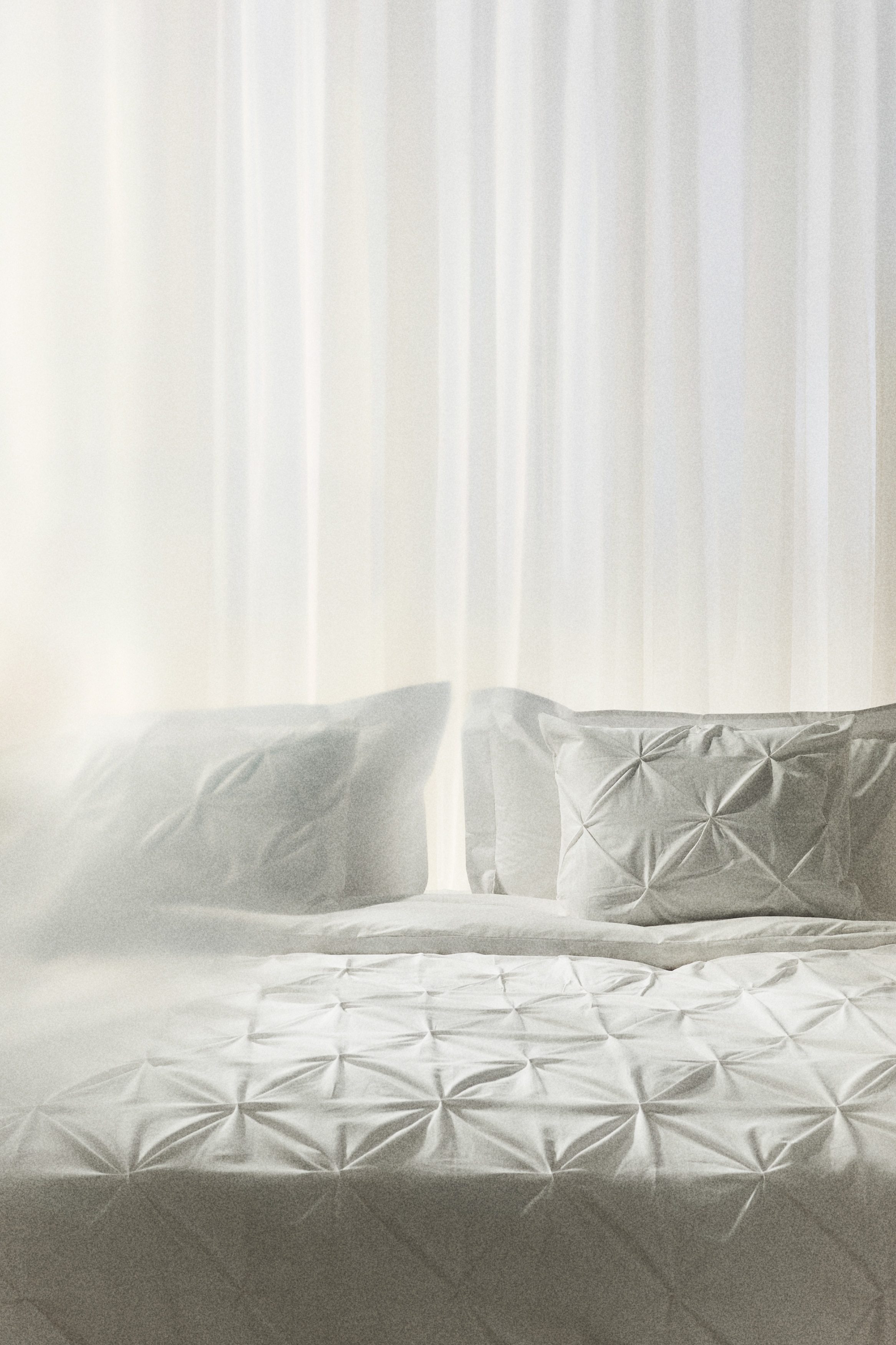 Pintucked double/king duvet cover set - White