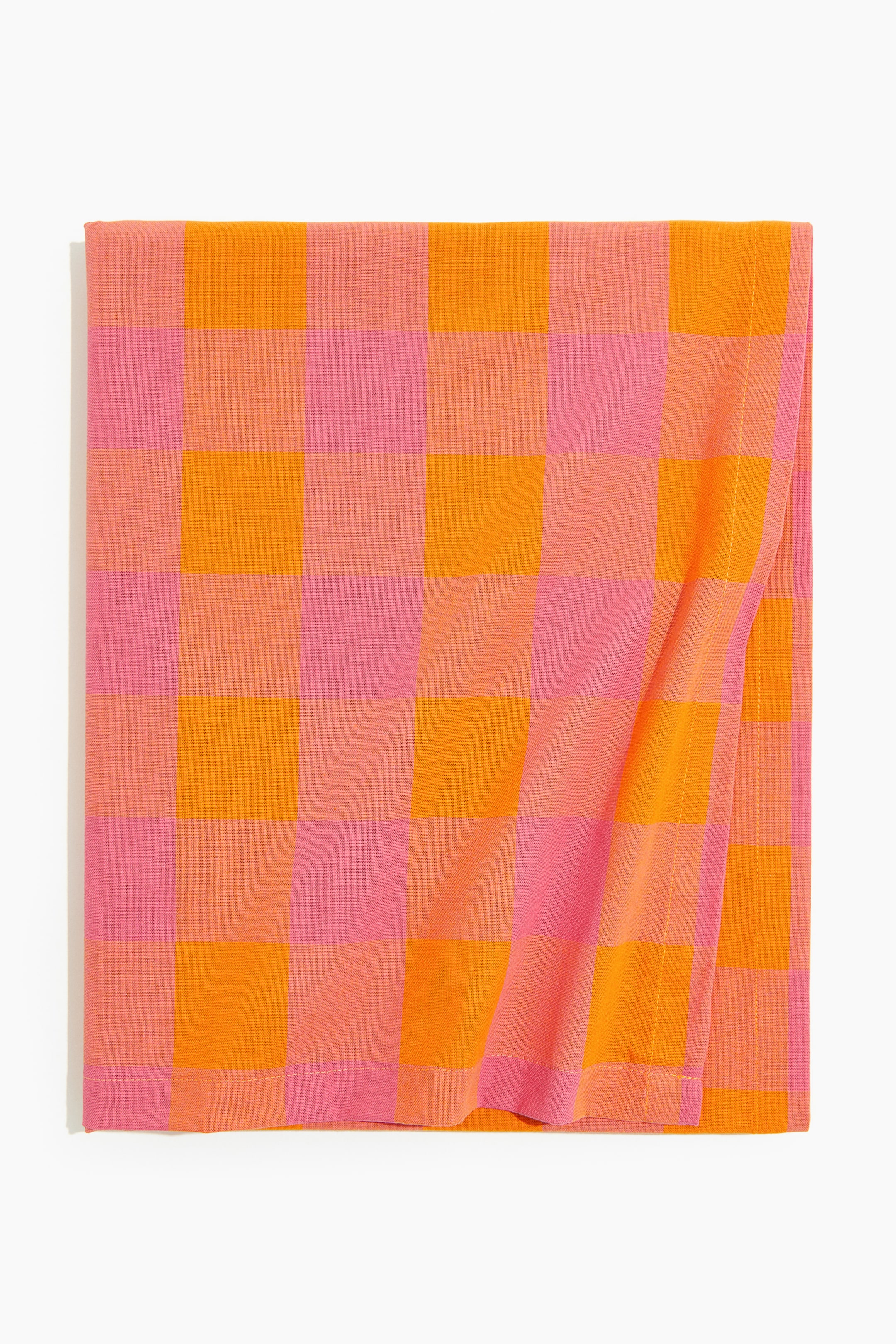 patterned-cotton-tablecloth-deep-pink-checked-home-all-h-m-gb