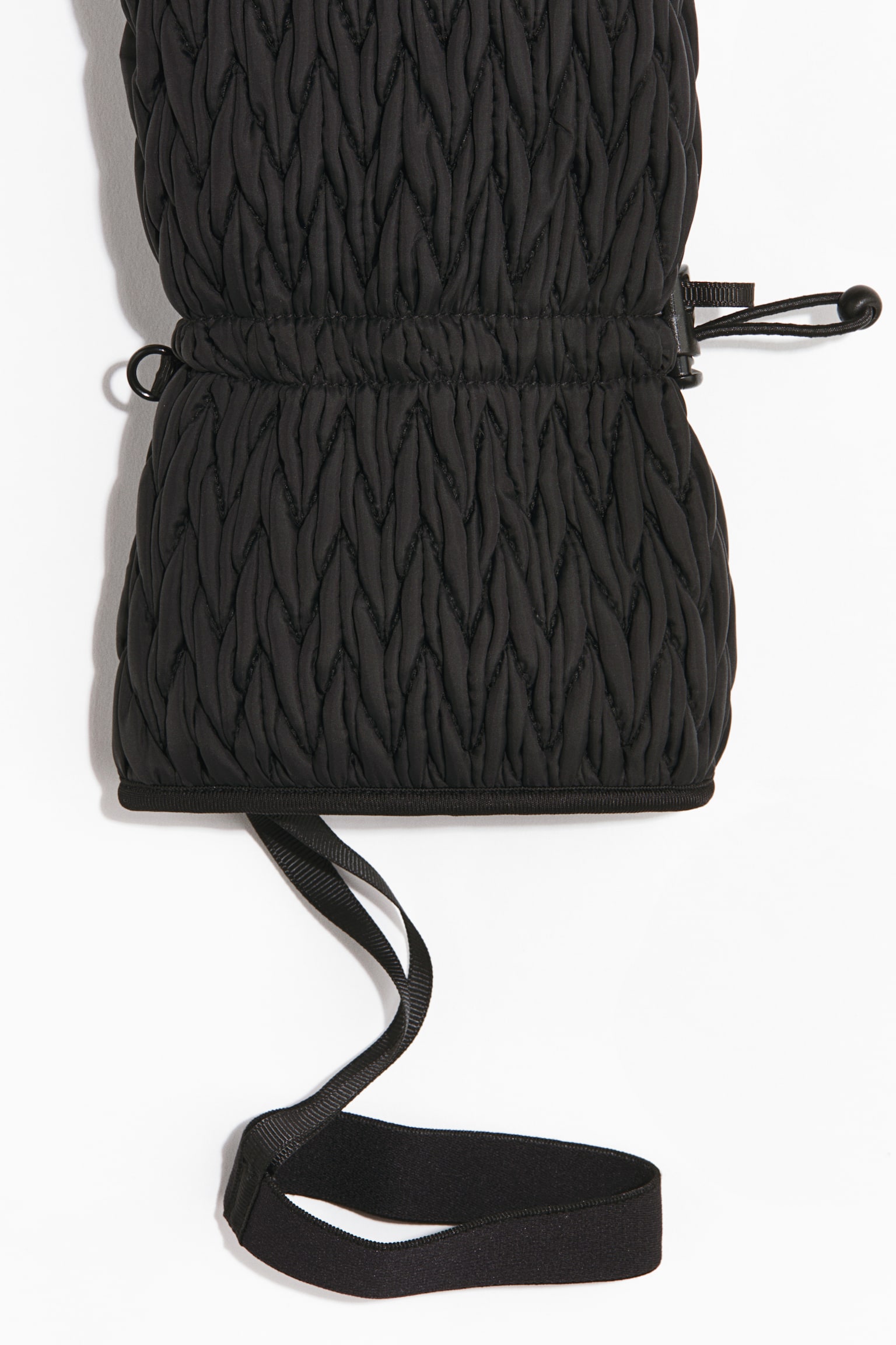 Женские перчатки H&M Quilted Ski Mittens, цвет: Чёрный — фото 2