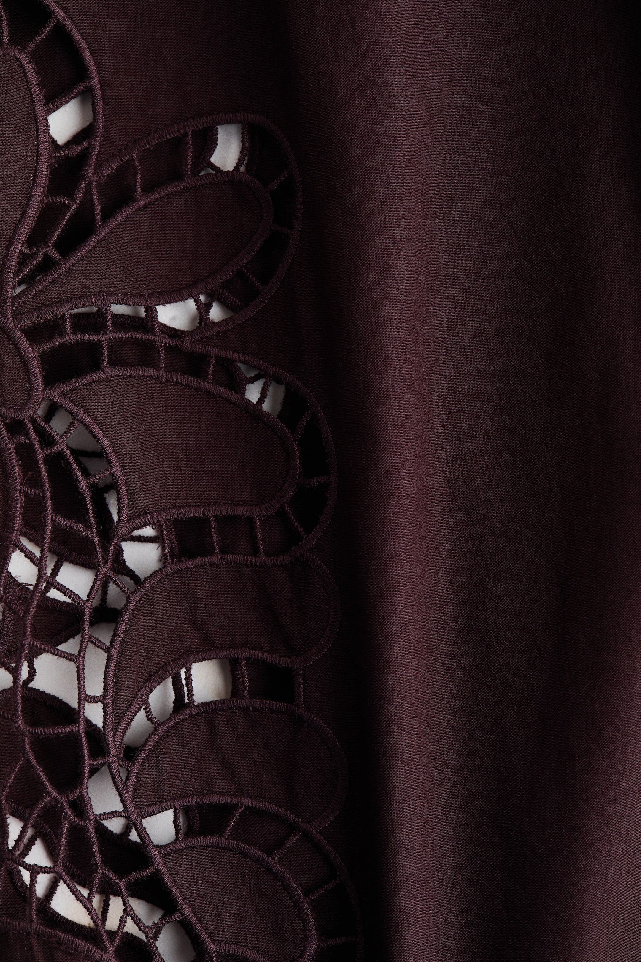 MAMA Pants with Eyelet Embroidery