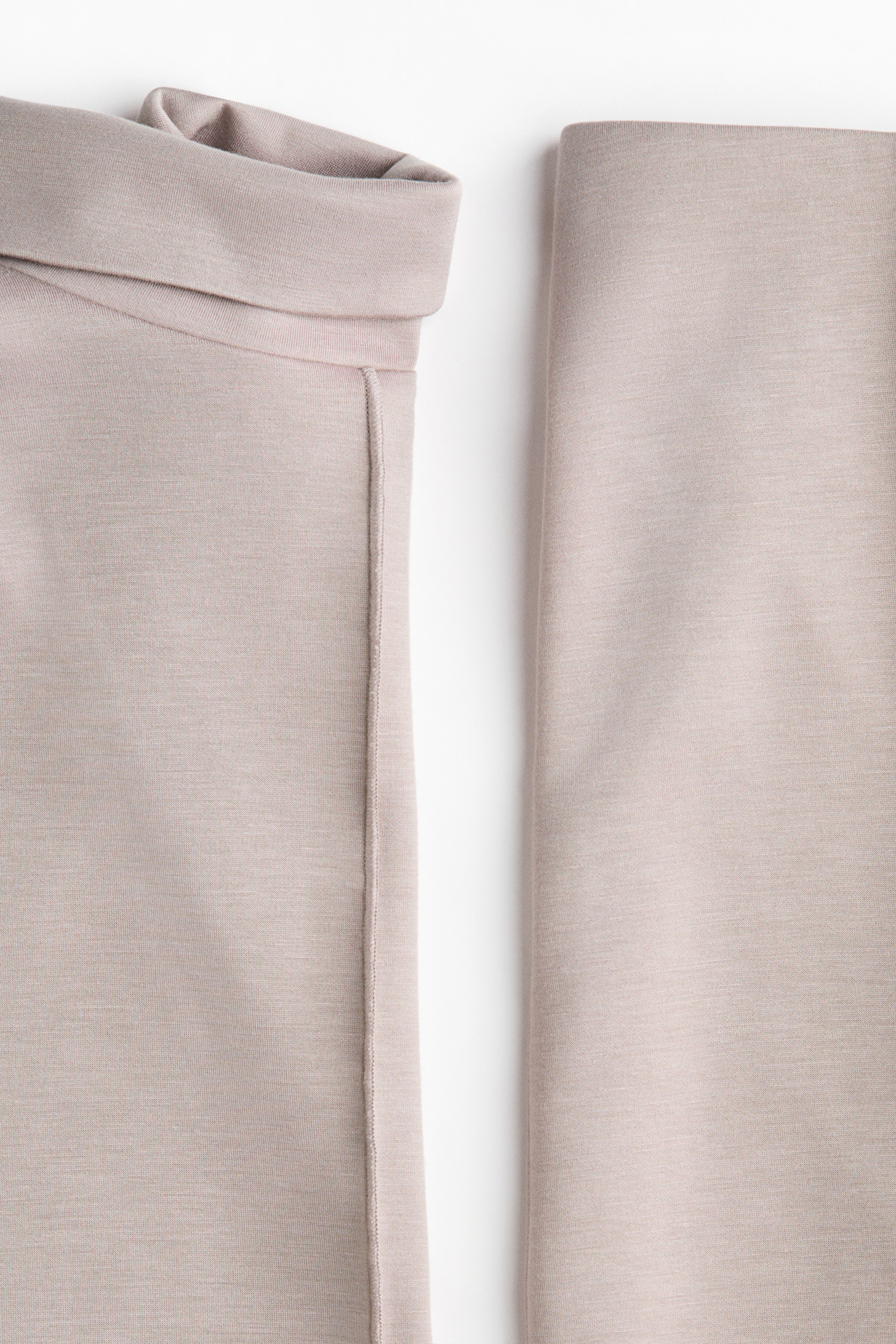 2-piece top and trousers set