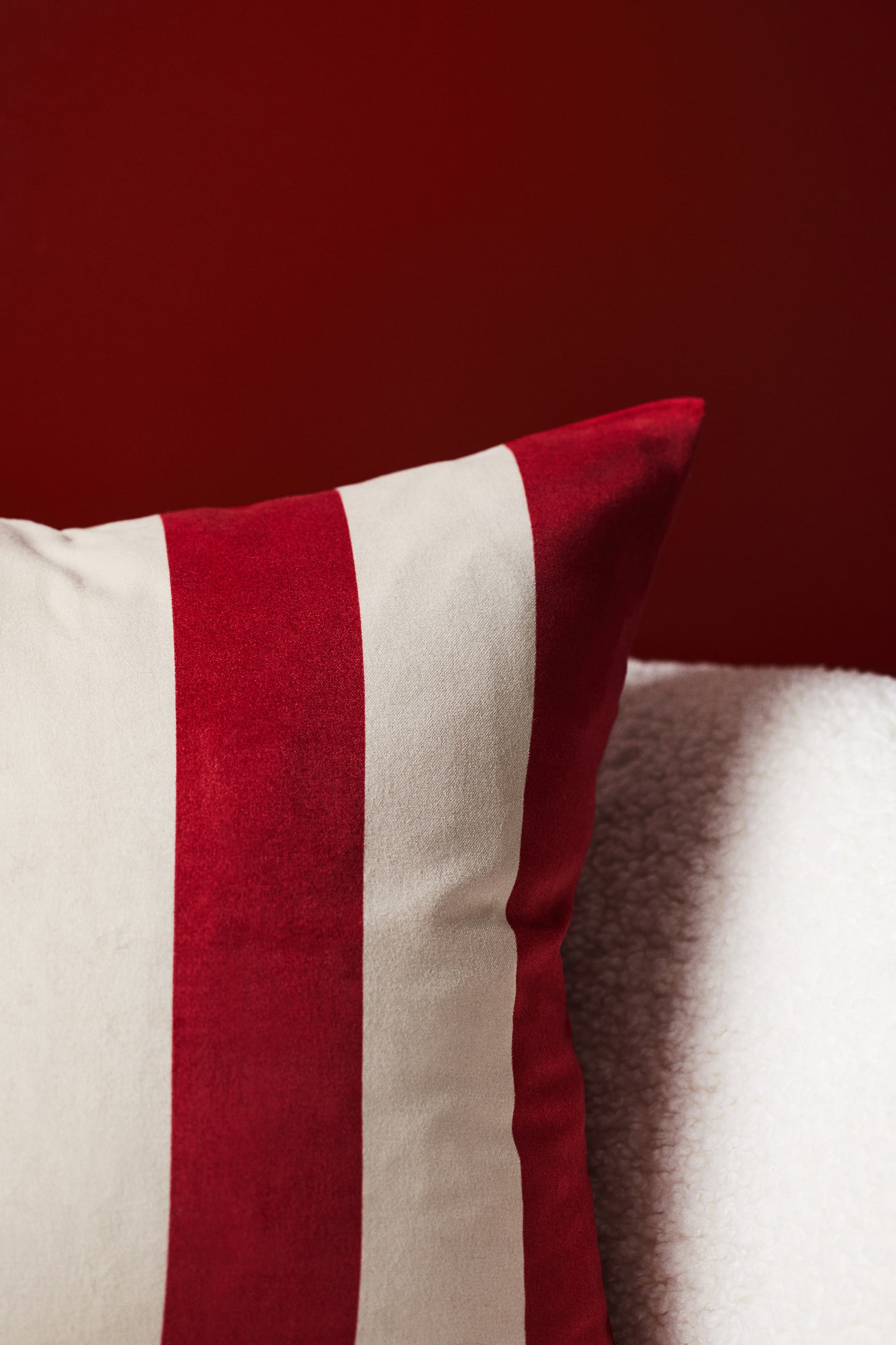 Velvet cushion cover - Red/Striped - 2