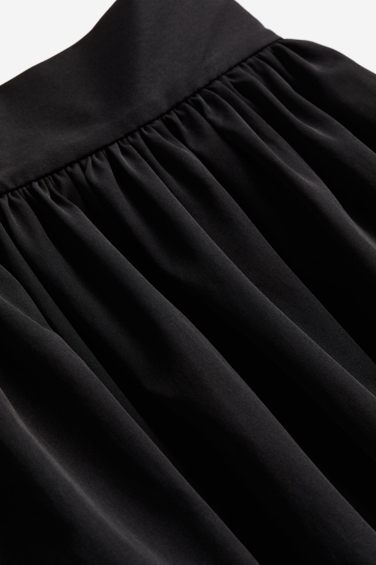 A-line skirt - High waist - Midi - Black - Ladies | H&M GB