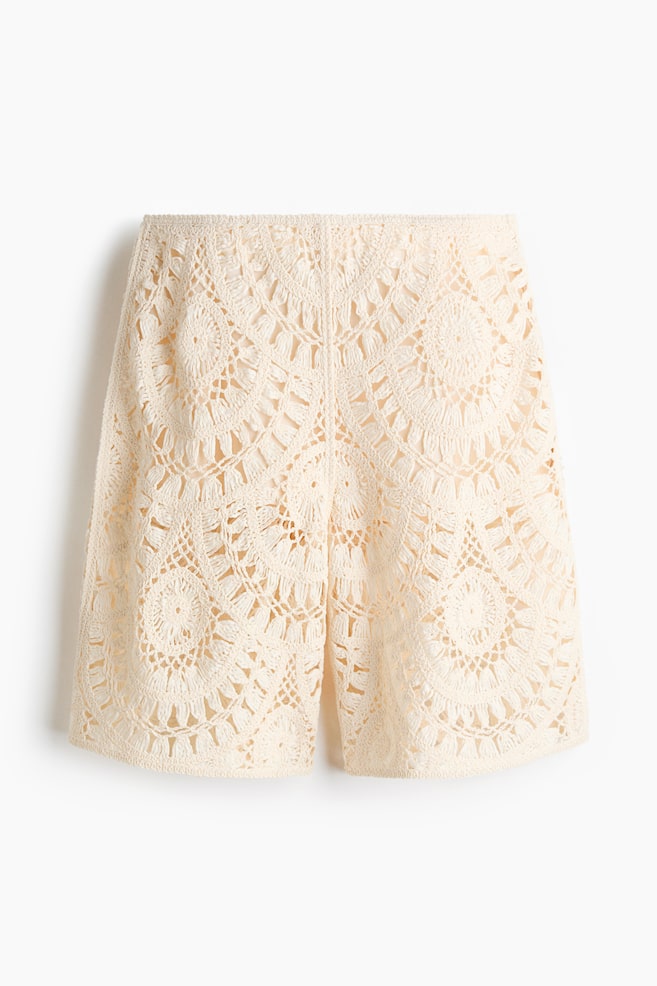 Shorts bermuda con apariencia de crochet - Crema - 1