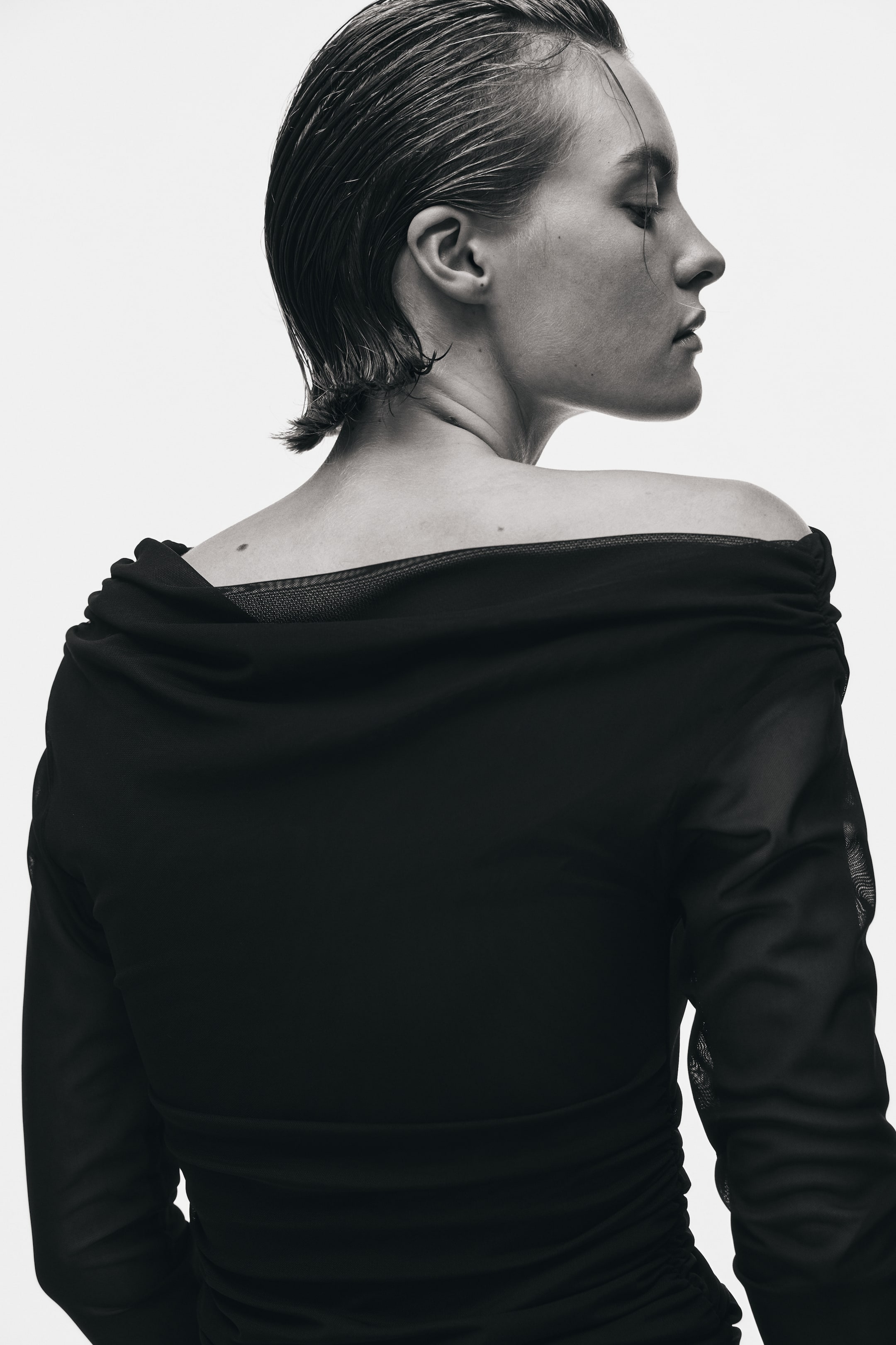 Näytä suurempi kuva: One-shoulder mesh top - Musta - NAISET | H&M FI 4