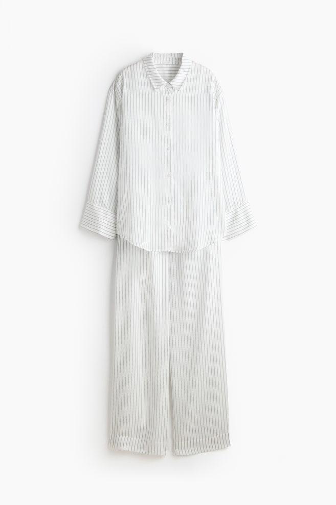 Pyjamas i lyocell - Vit/Kritstrecksrandig/Ljusblå/Kritstrecksrandig/Ljusbeige/Kritstrecksrandig - 1