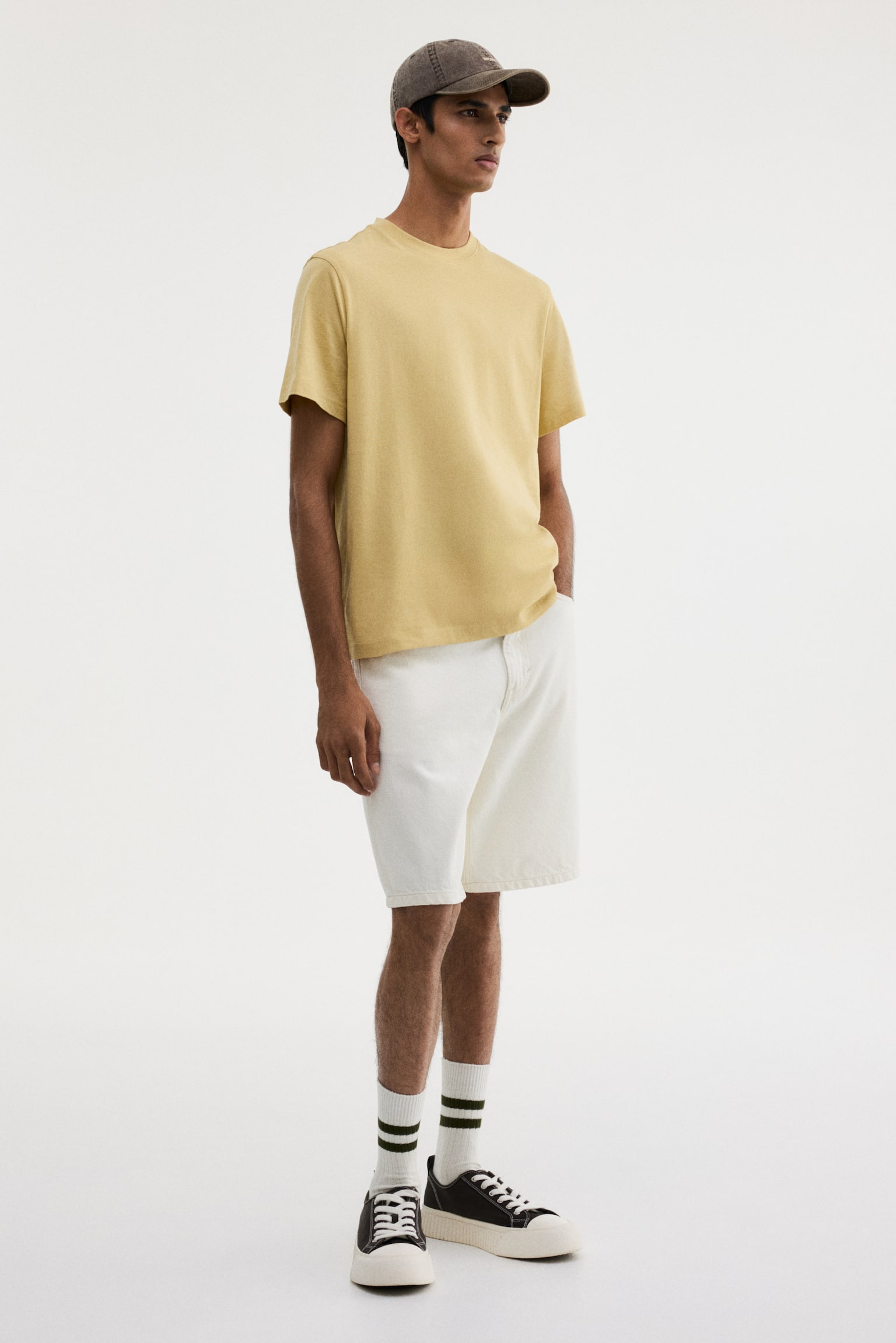 Regular Fit T-shirt - Yellow/Black/Beige/Brown/Dark orange/Dark grey/Forest green/Navy blue/Pink/Light blue/Grey marl/Pink/Plum/Light purple/White/Pink/Light green/Light beige/Yellow - 3