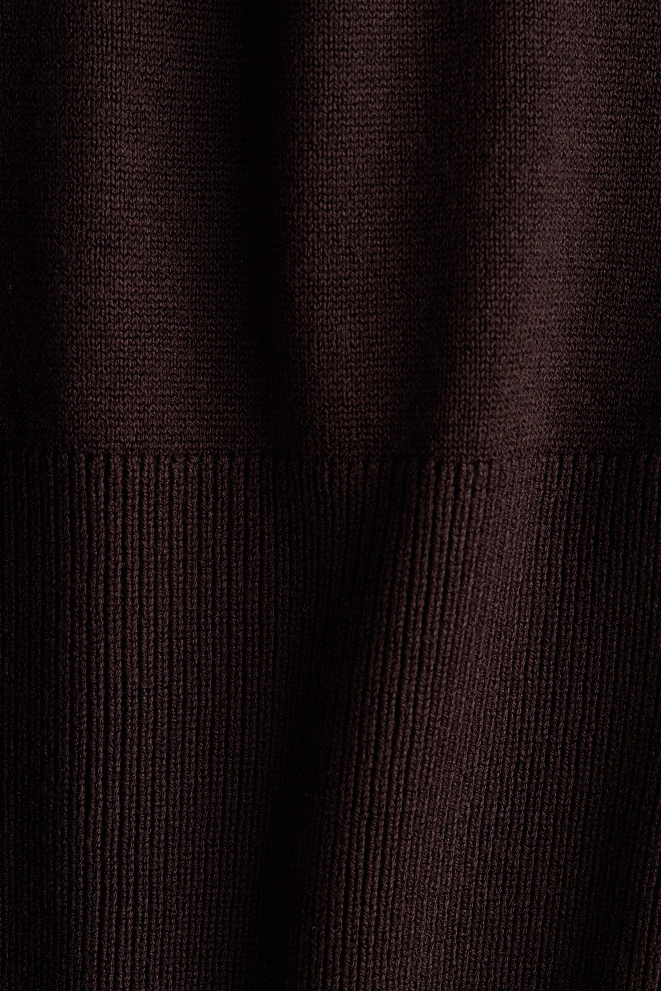 Haut asymétrique en fin tricot