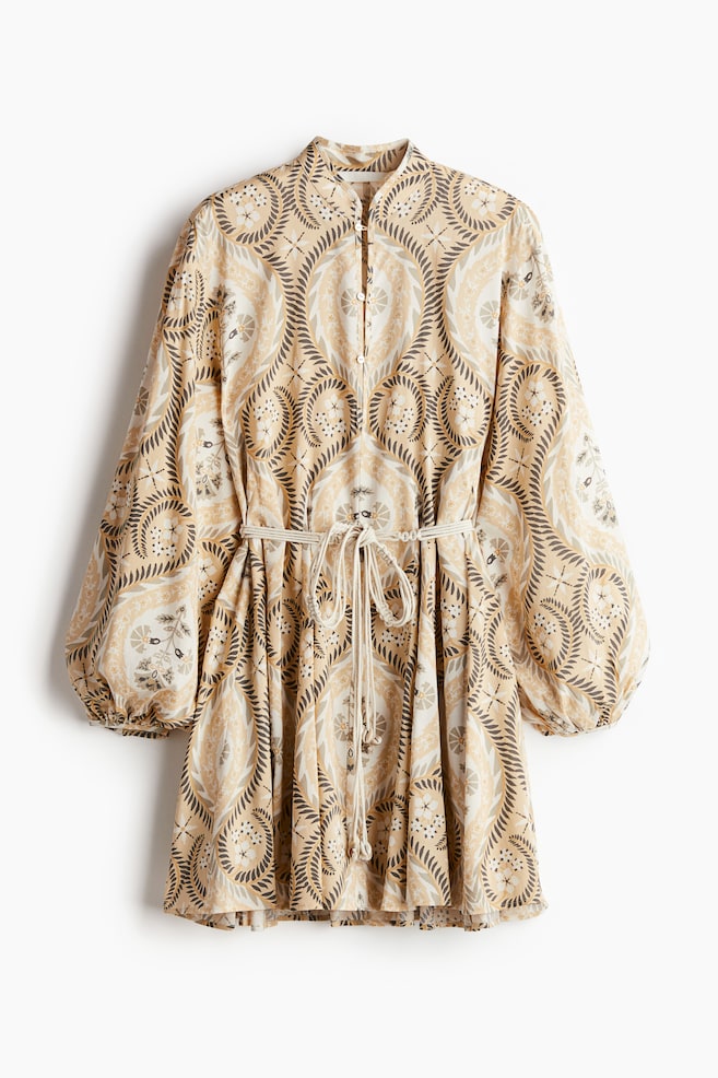 Robe avec ceinture en macramé - Beige/motif/Noir/motif feuilles/Rouge vif - 1