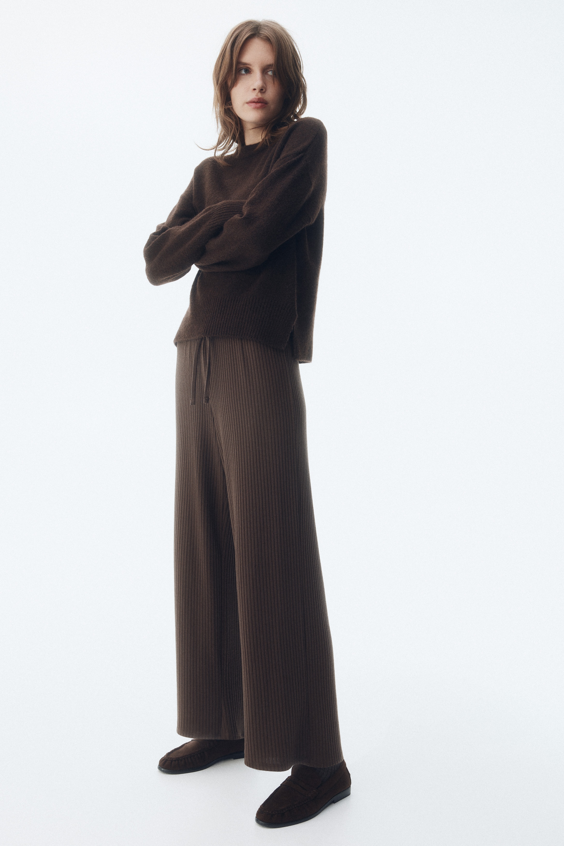 Wide rib-knit trousers