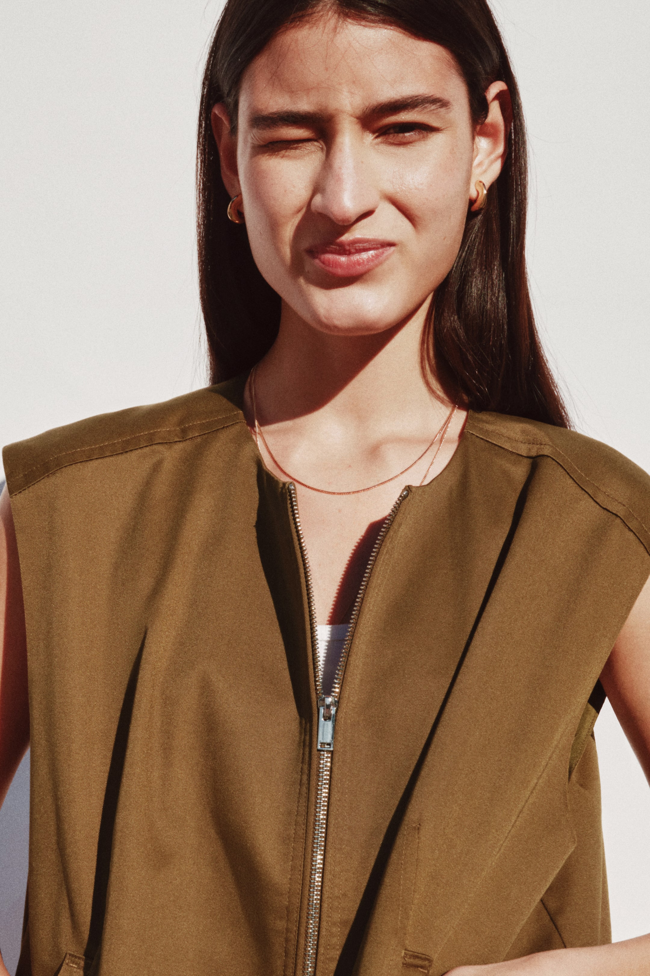 Женские жилеты H&M Twill Vest — фото 3