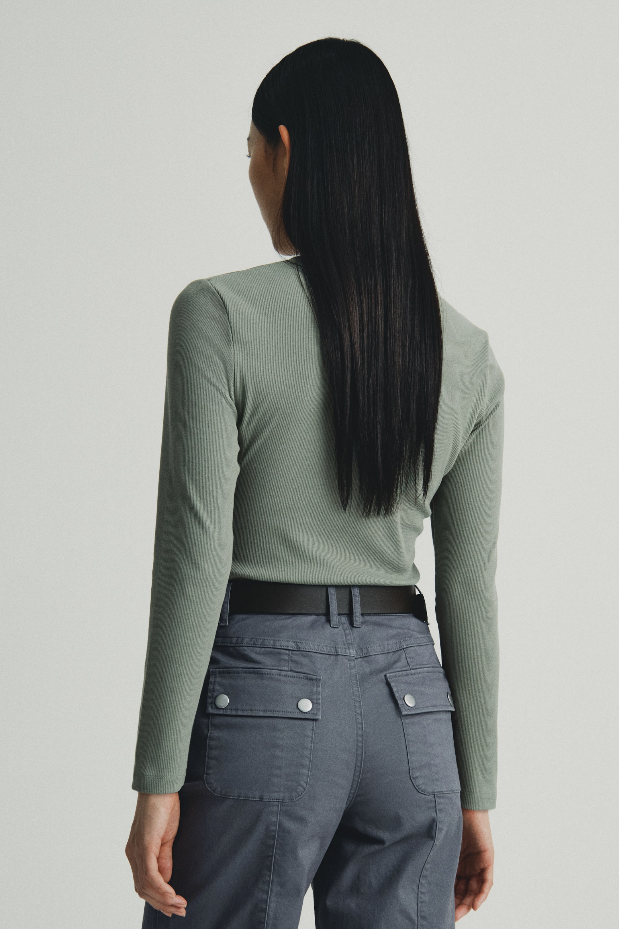 이미지 확대 보기: Rib-knit top - 라이트 더스티 그린 - 여성 | H&M KR 3