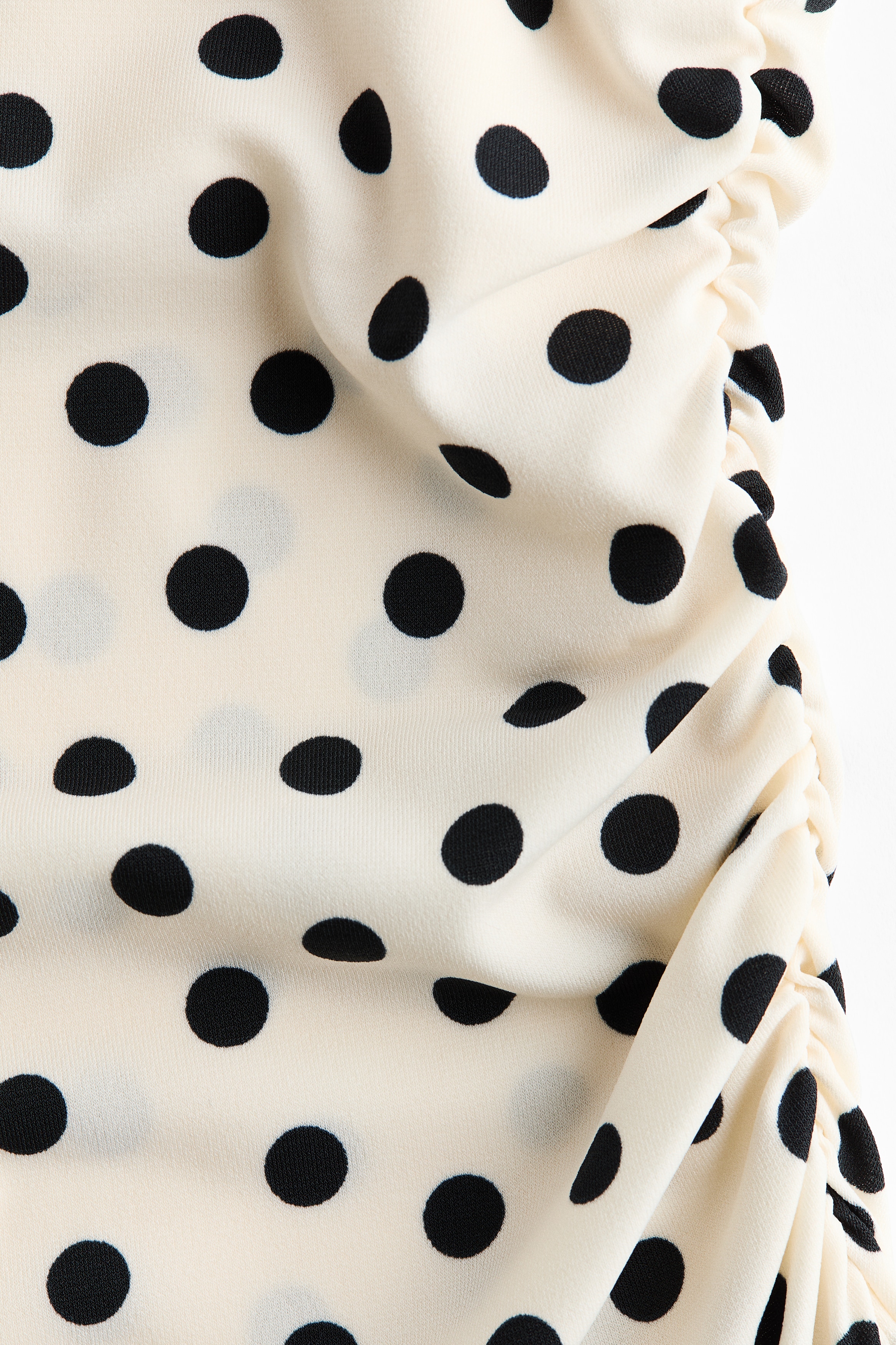 h&m white and black dress H&M Pliss Dress in Cream/Black Patterned  UFO No More