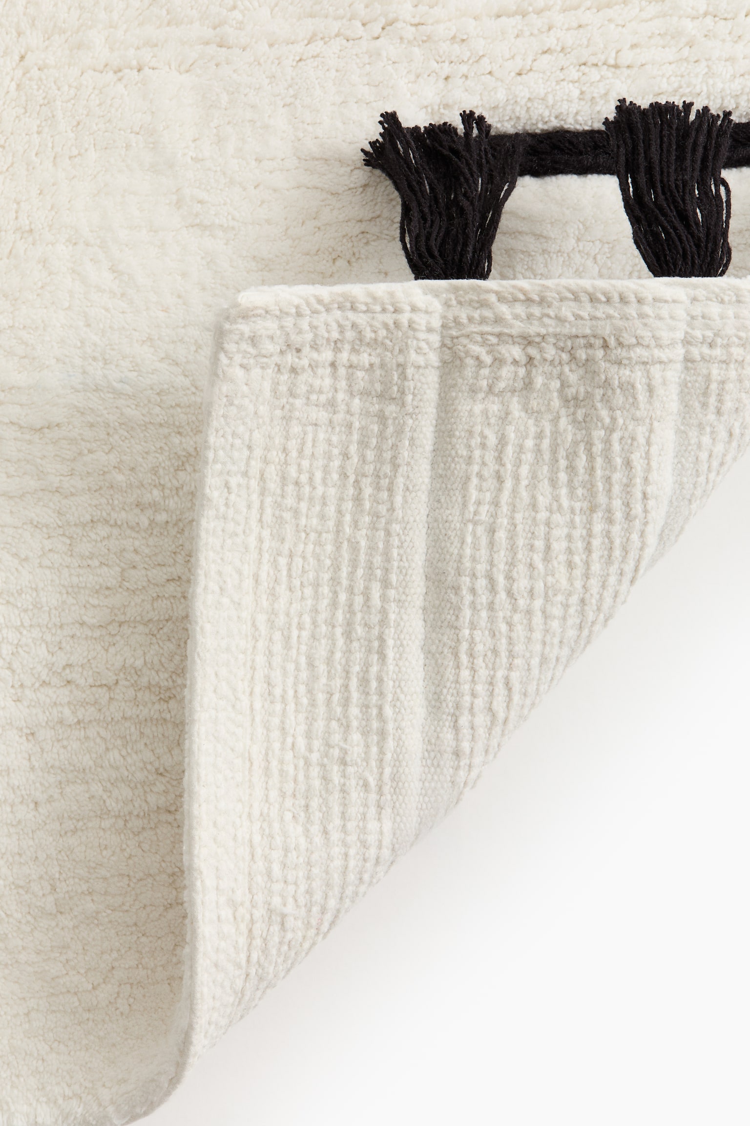 Tufted bath mat with tassels - White/Black - 3