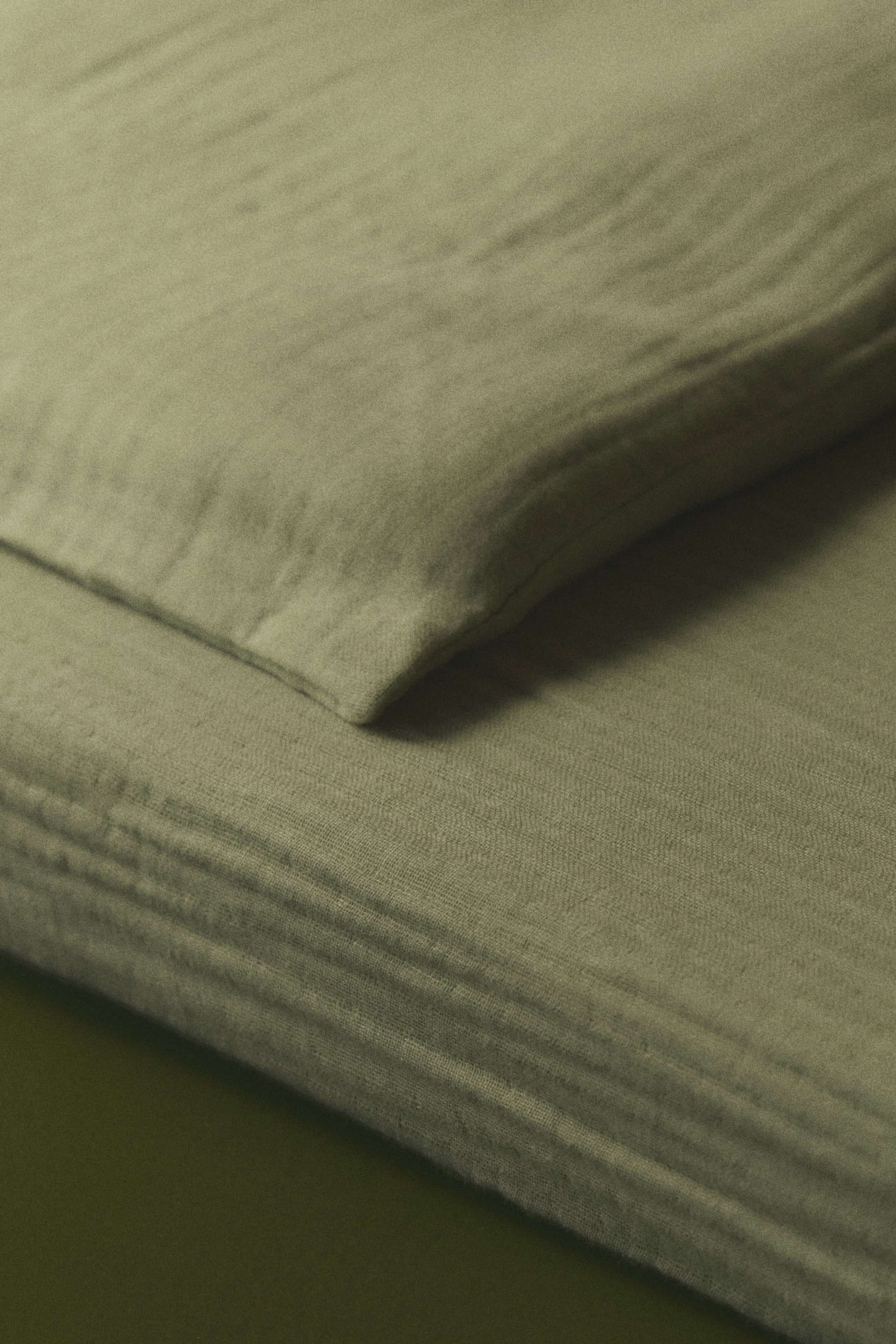 View larger image: Cot fitted sheet - Sage green - Home All | H&M US 1