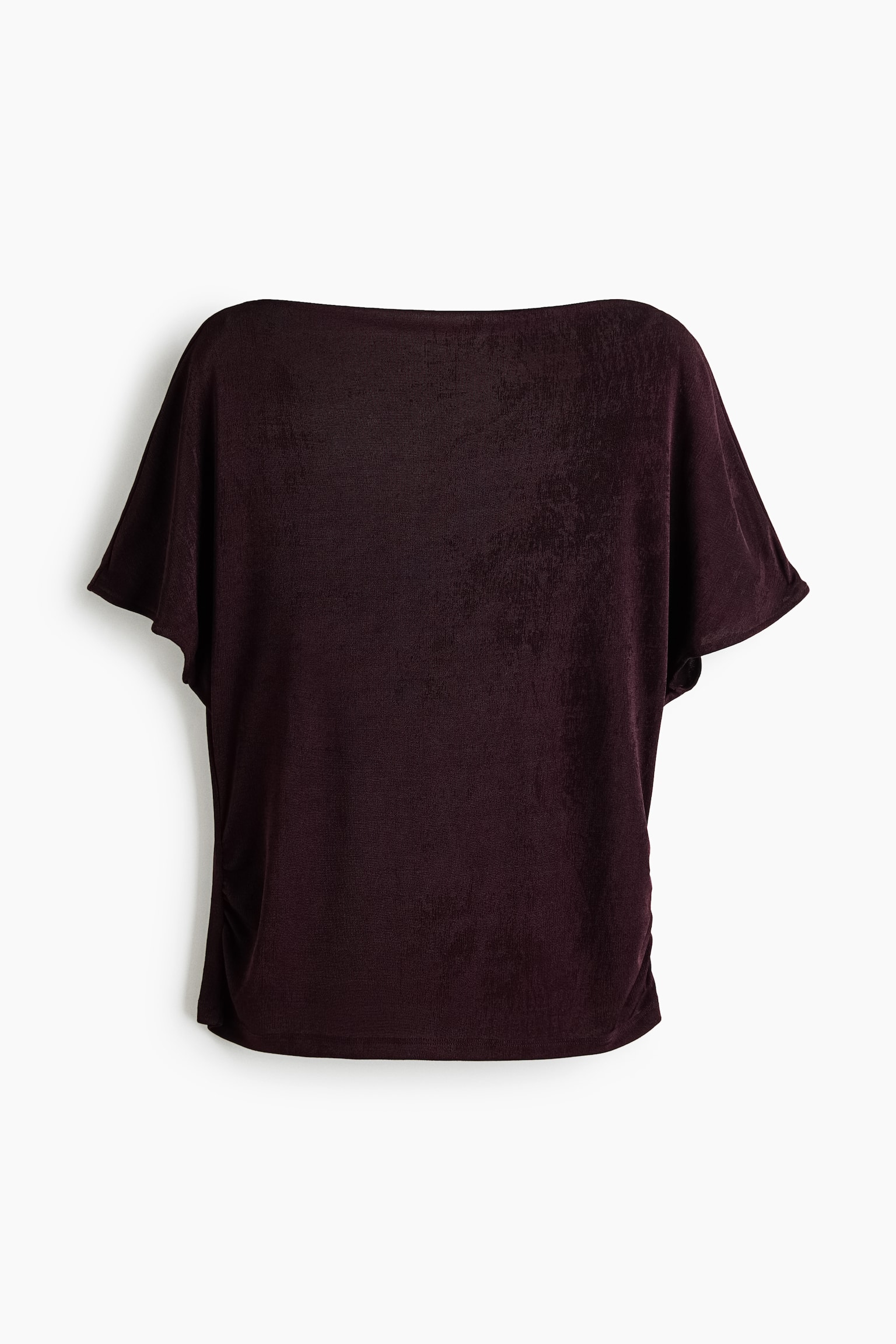 Má»t chiáº¿c Ã¡o cháº¥t liá»u nhung mÃ u burgundy Äáº­m Äang ÄÆ°á»£c chá»¥p chÃ­nh diá»n, ná»i báº­t vá»i cá» thuyá»n rá»ng vÃ  tay dolman ngáº¯n rá»§ má»m. Máº«u Ã¡o dÃ¡ng suÃ´ng thá» hiá»n chi tiáº¿t nhÃºn nháº¹ dá»c ÄÆ°á»ng may sÆ°á»n gáº§n lai Ã¡o tháº³ng.
