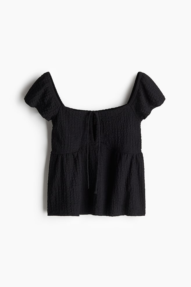 Gecrinkeltes Shirt mit Volantärmeln - Black - 1