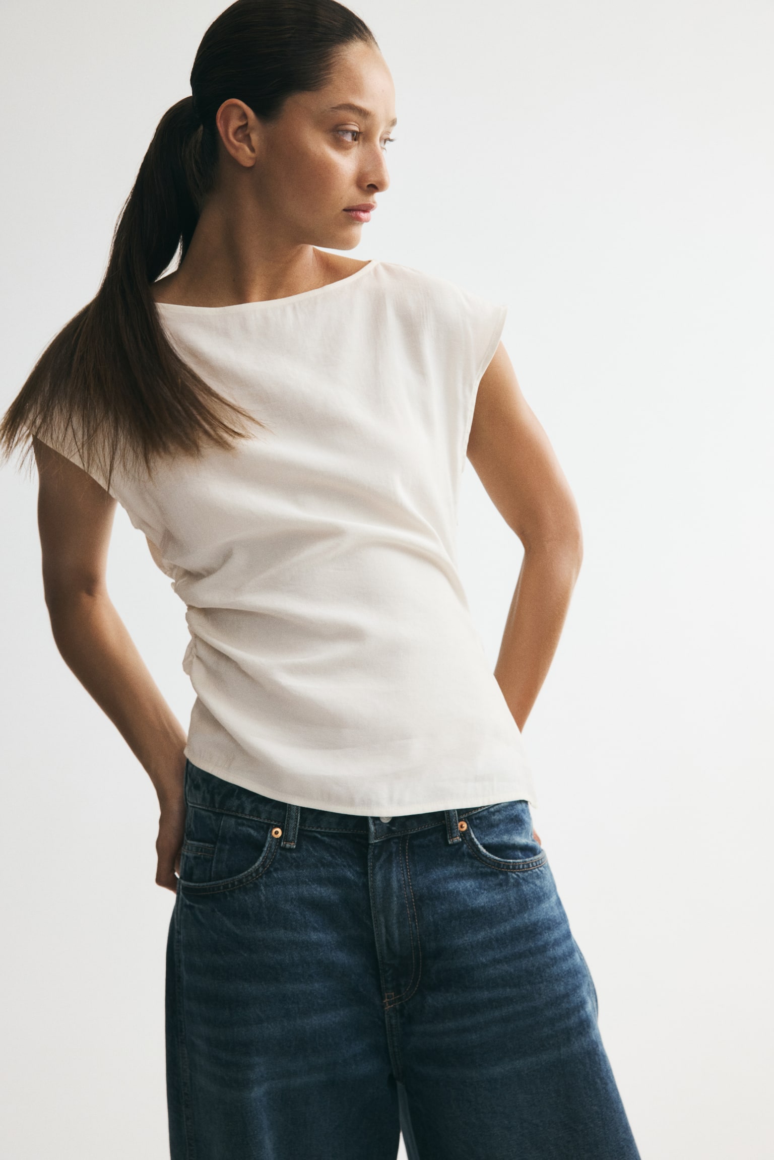 Женский топ H&M Ruched Viscose-Blend Top, цвет: Кремовый — фото 3