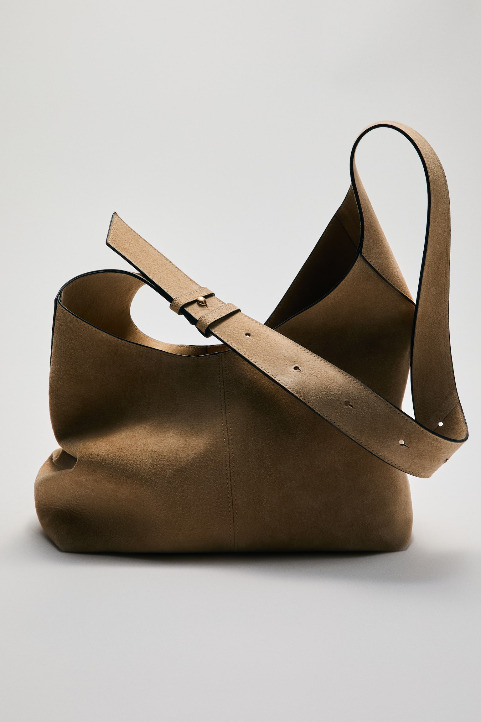 Женская сумка H&M Suede Shoulder, цвет: Бежевый — фото 2