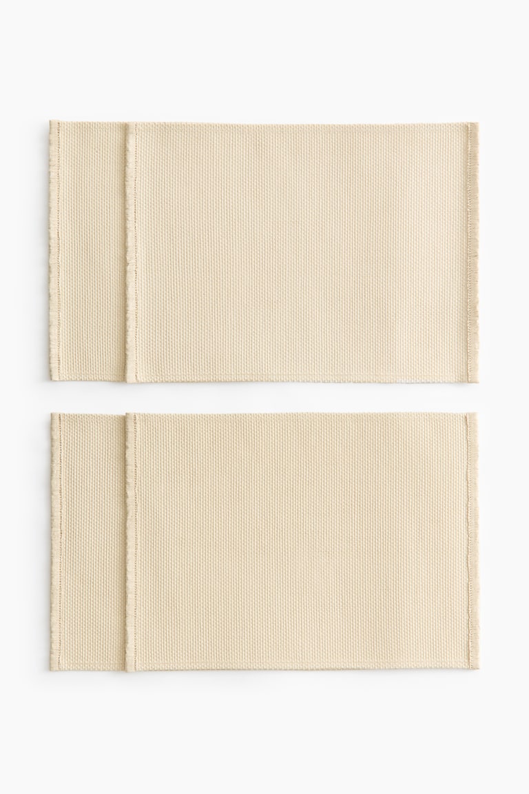 4-pack straw place mats