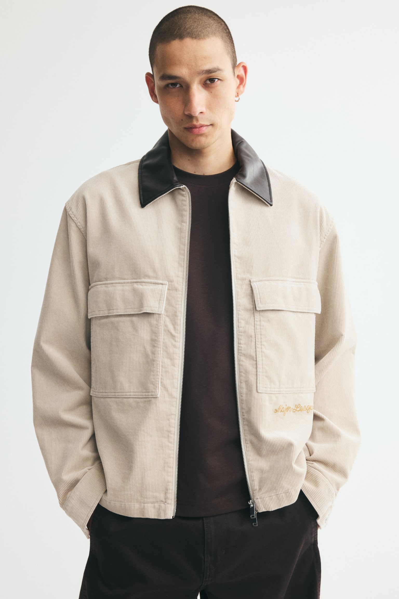 Мужская рубашка H&M Corduroy Workwear Overshirt, цвет: Светлый бежевый — фото 2