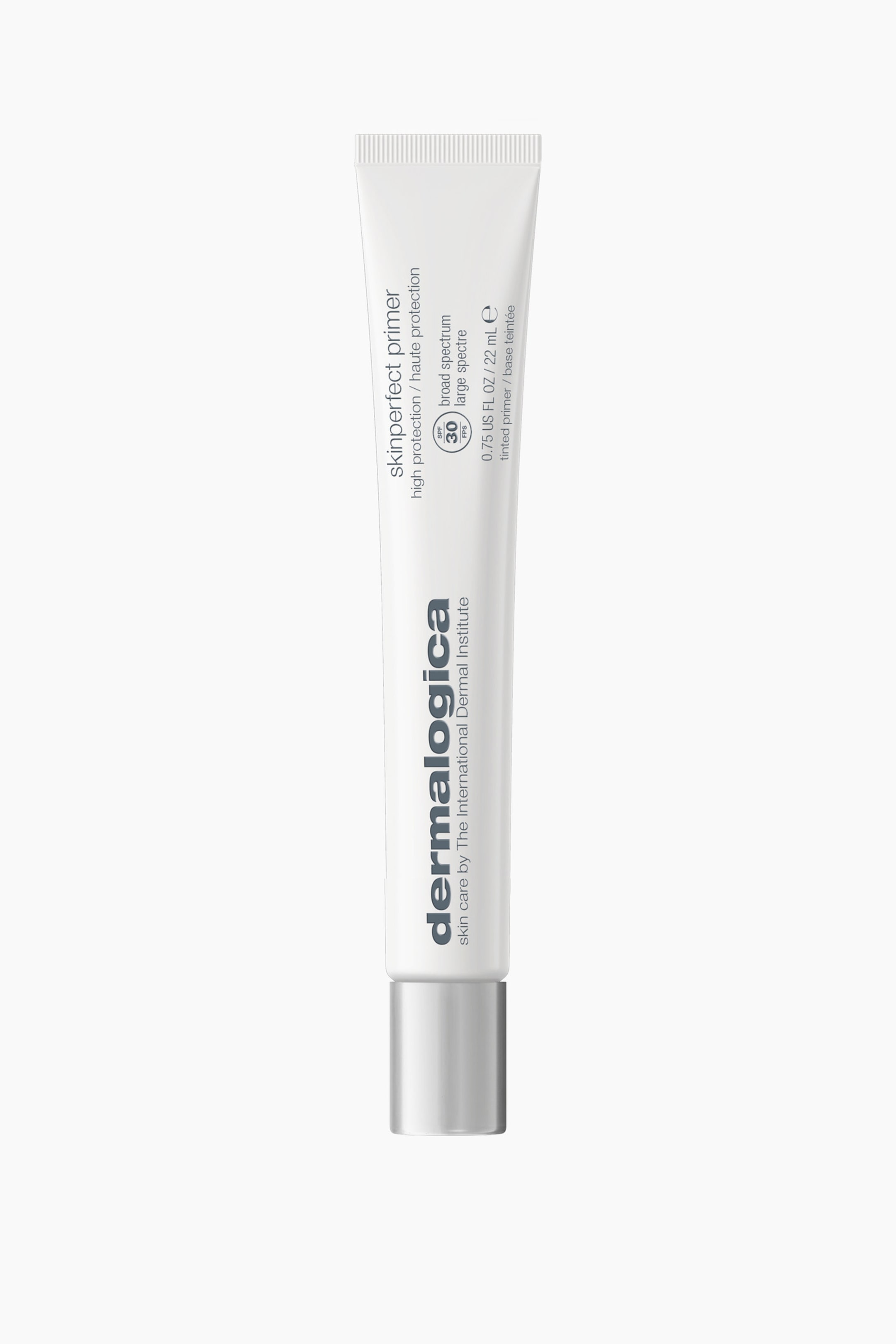 Visa större bild: En vit, stående tub med Dermalogica Skinperfect Primer visas upprätt och framhäver sin frontvända design med ett metalliskt silverfärgat lock längst ner och en veckad topp. Tuben visar vertikal mörkgrå varumärkesprofilering och produktinformation, inklusive Dermalogica-logotypen och märkningen ”SPF 30”.