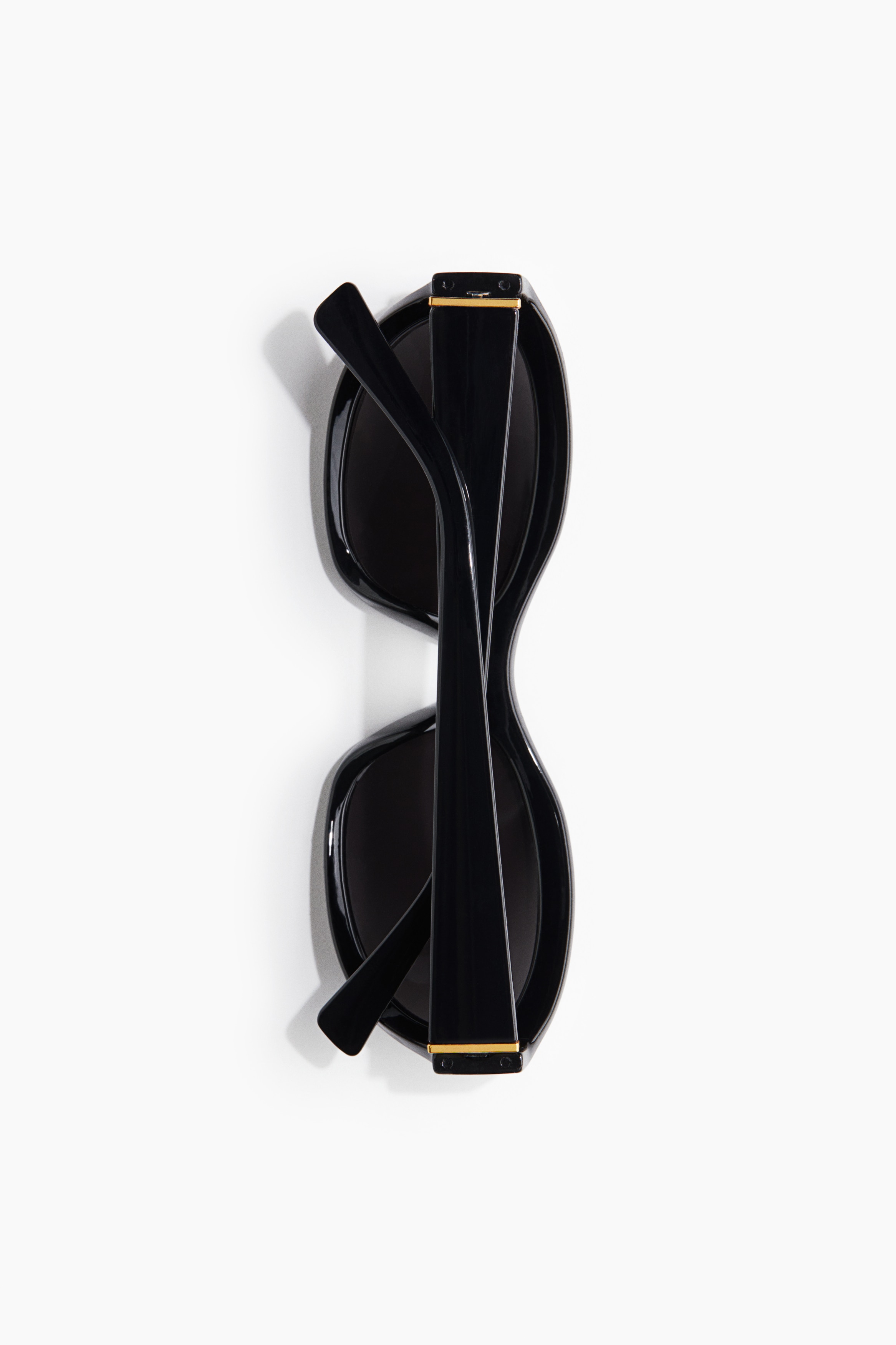 Oval sunglasses