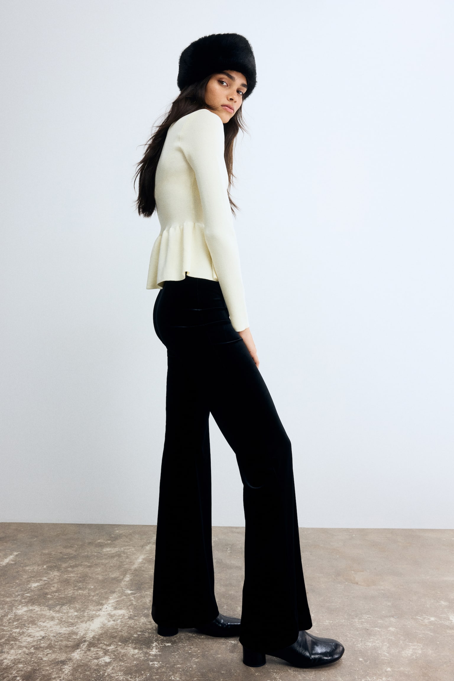 ニットペプラムトップス - クリーム/ライトブルー/ブラック/プラムレッド - 3