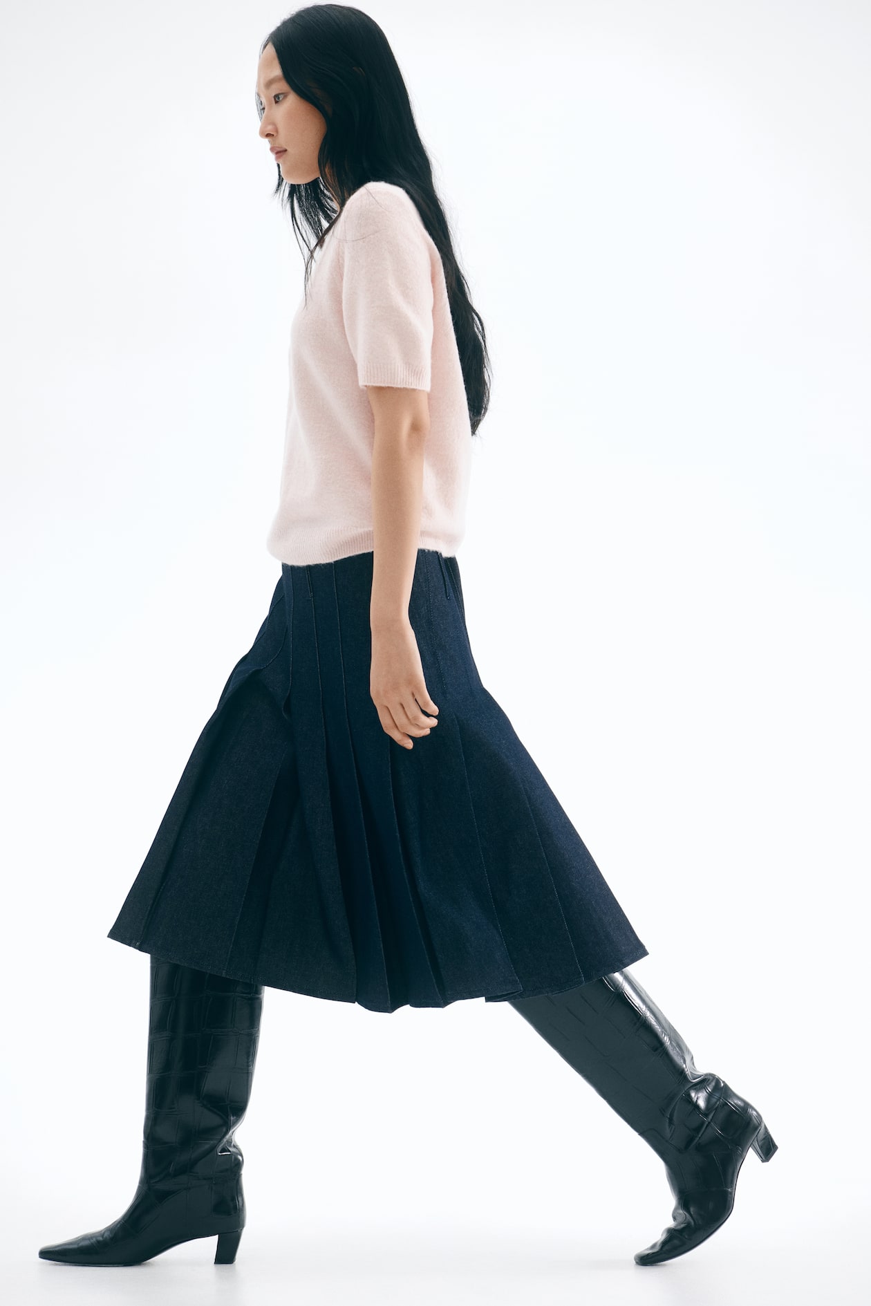 Fine-knit Sweater - image 3