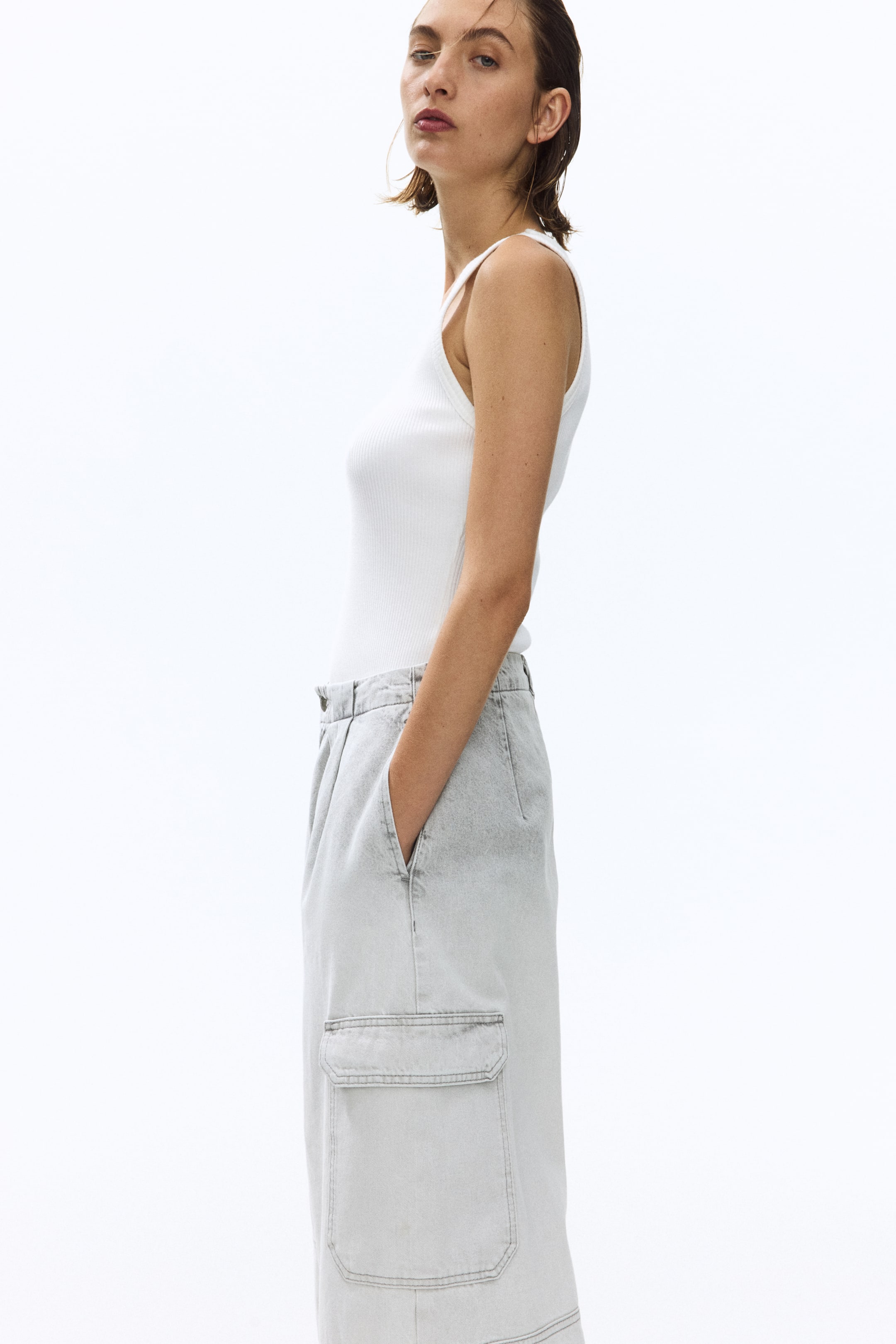 Женские джинсы H&M Regular-Waist Barrel-Leg Ankle Jeans — фото 4