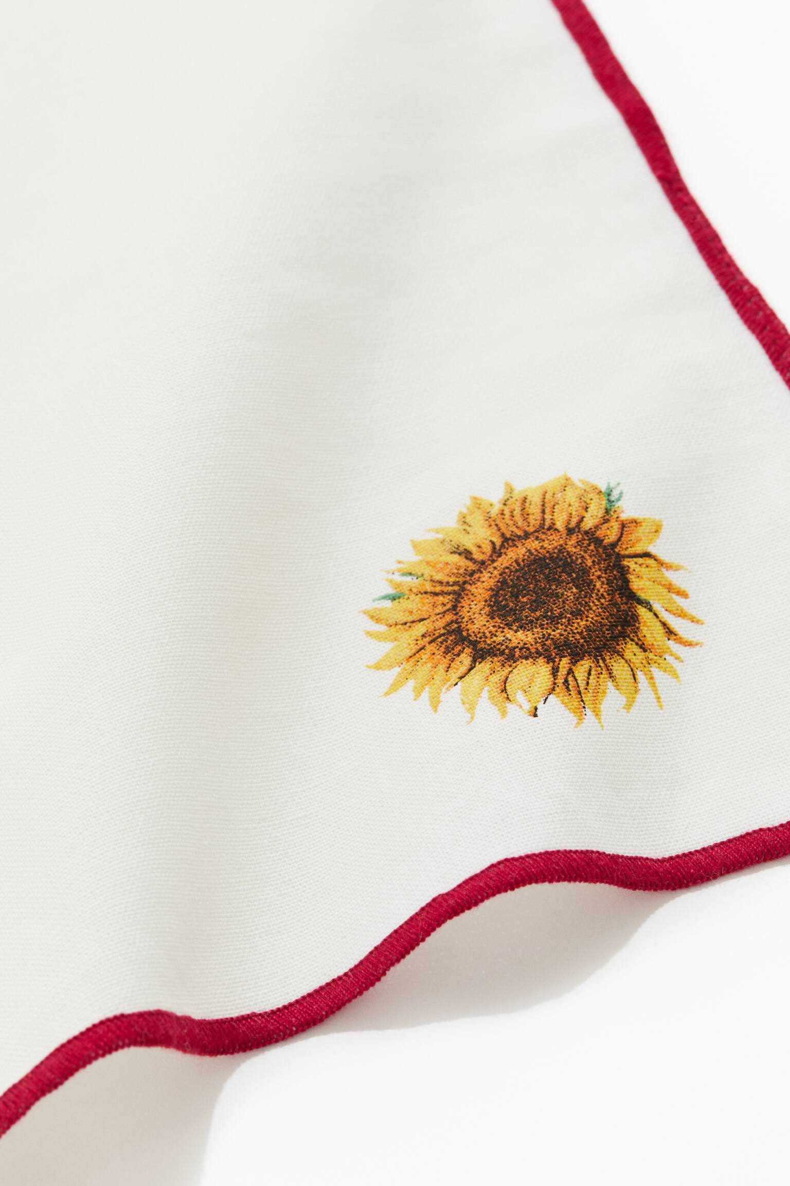 מארז 4 מפיות - לבן/פרחים/לבן/אמריליס - 2