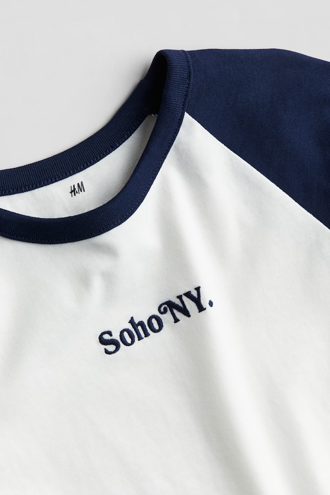 T-shirt à manches raglan avec motif - Bleu marine/Soho NY/Blanc/color block - 5