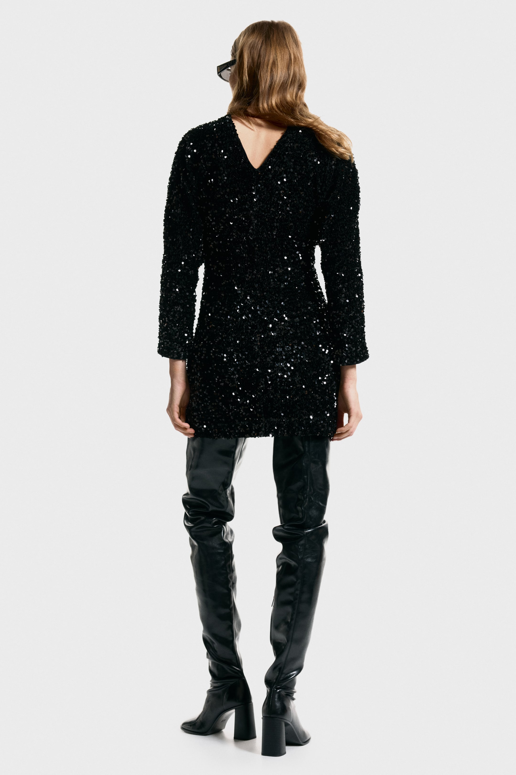 Visa större bild: Paljettklädd miniklänning - Svart - DAM | H&M SE 5