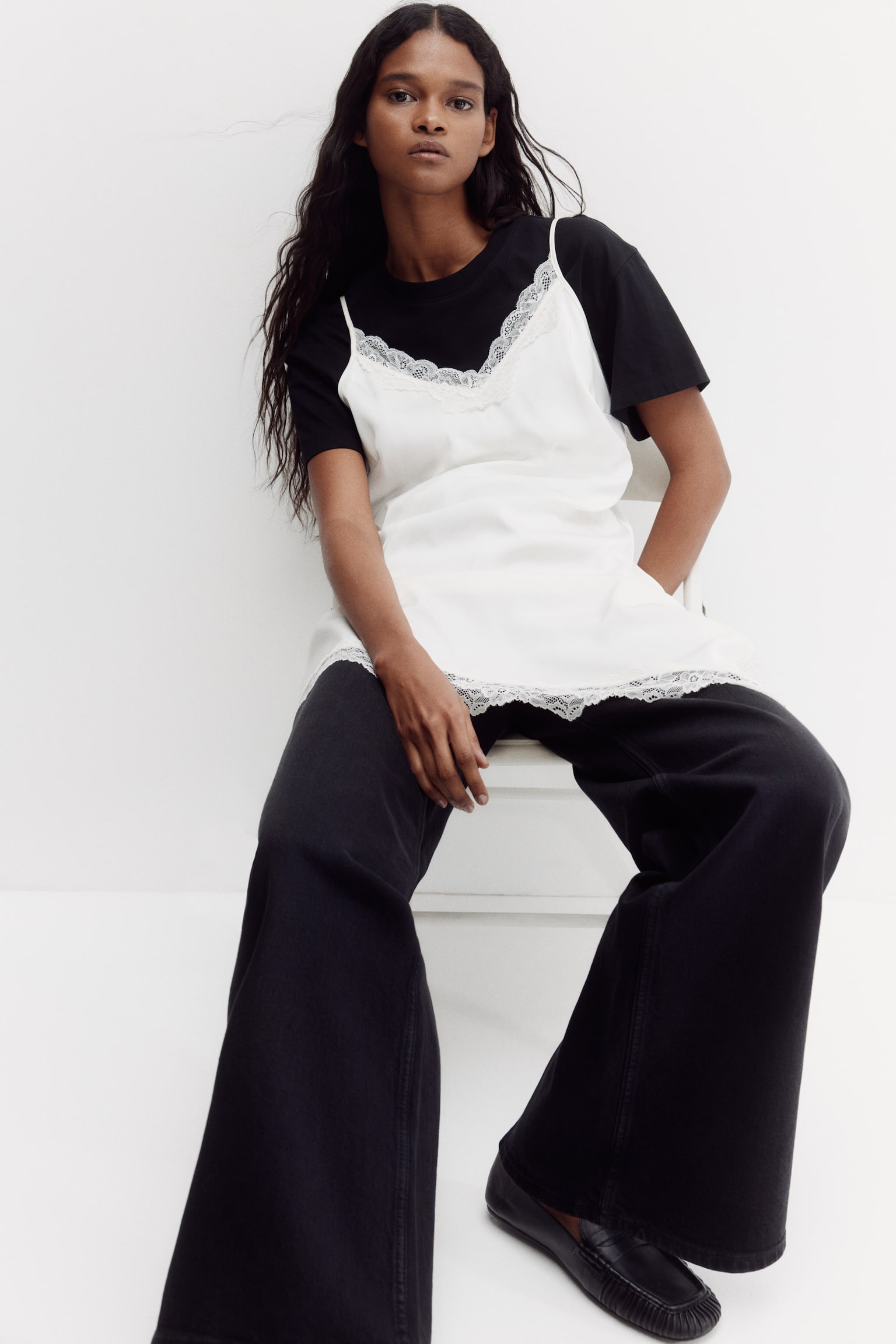 Lace-trimmed satin dress - White/Black - 5