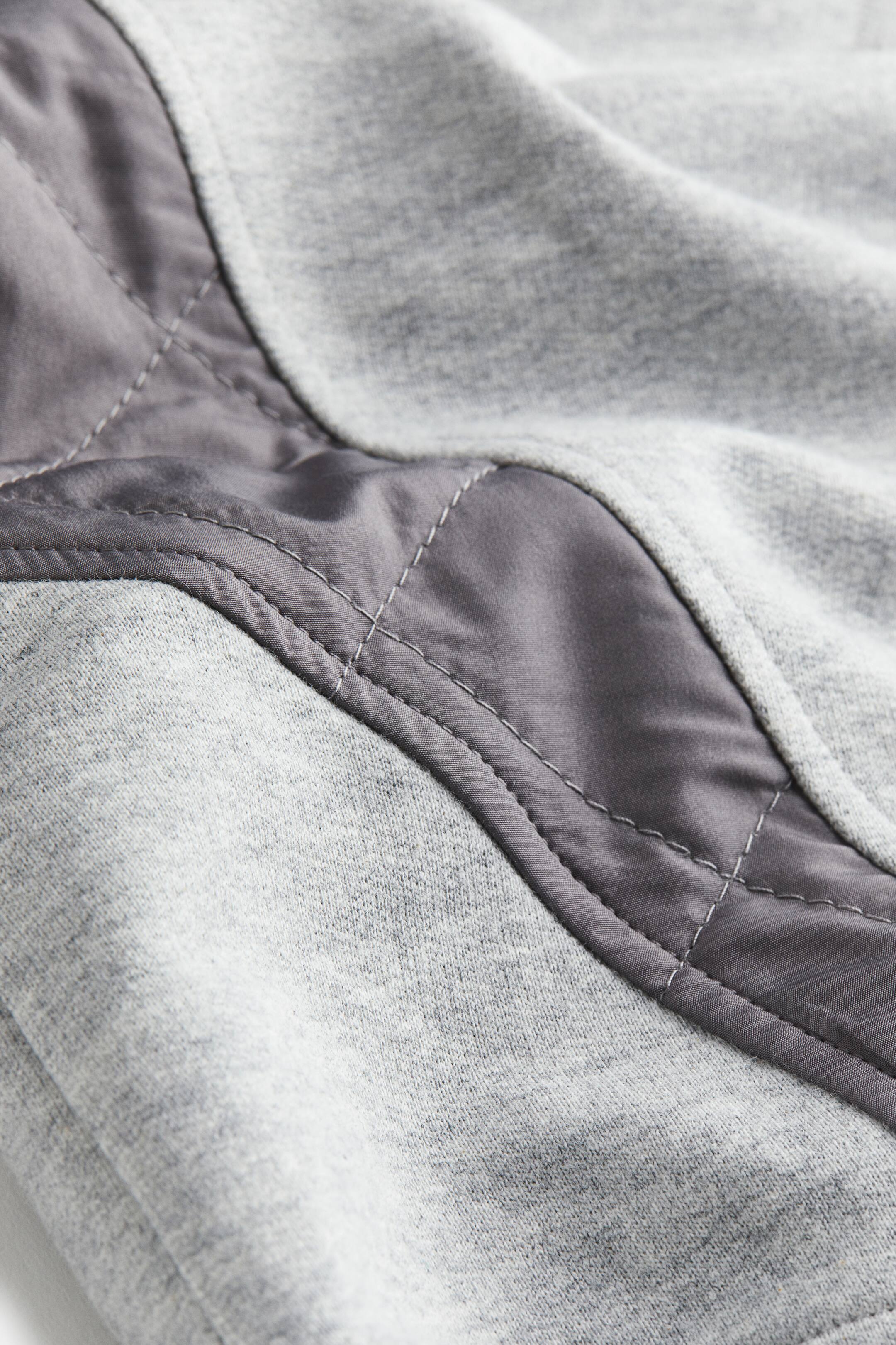 이미지 확대 보기: 퀼팅 디테일 스웨트셔츠 - 그레이 - Kids | H&M KR 2