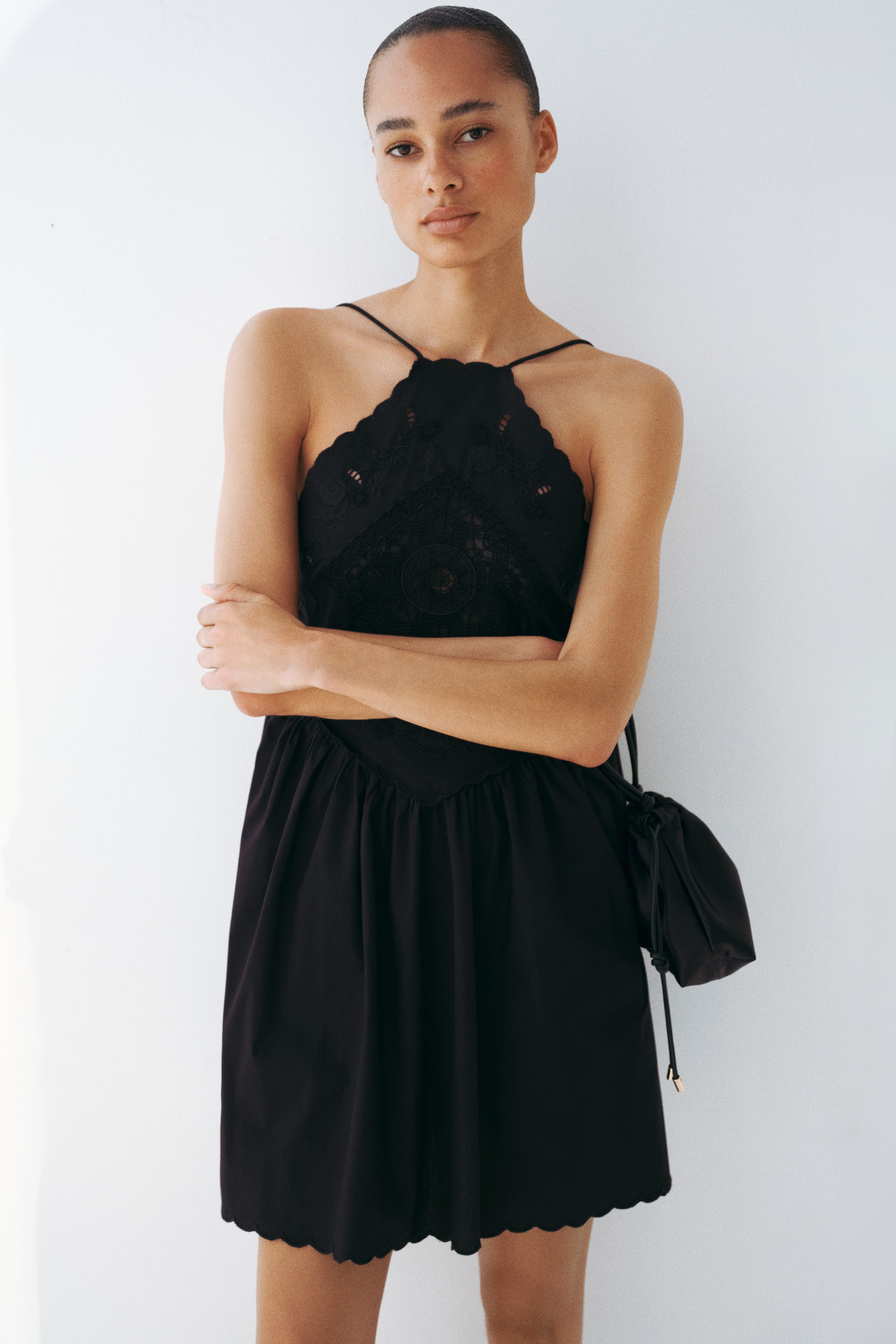 Женские платья H&M Flared-Skirt Dress with Eyelet Embroidery — фото 4