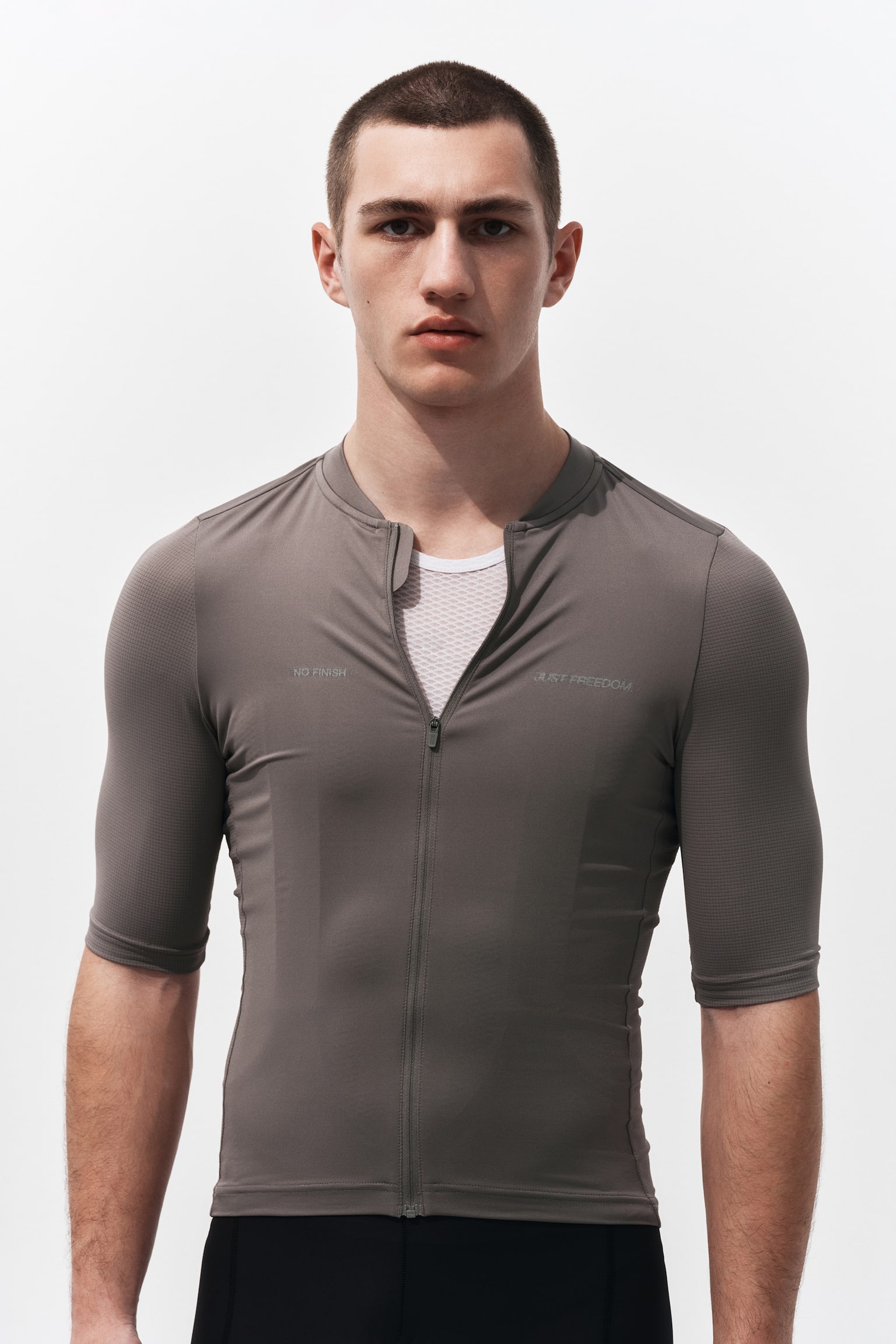 Radler-T-Shirt mit DryMove™ in Muscle Fit-Grau - 1