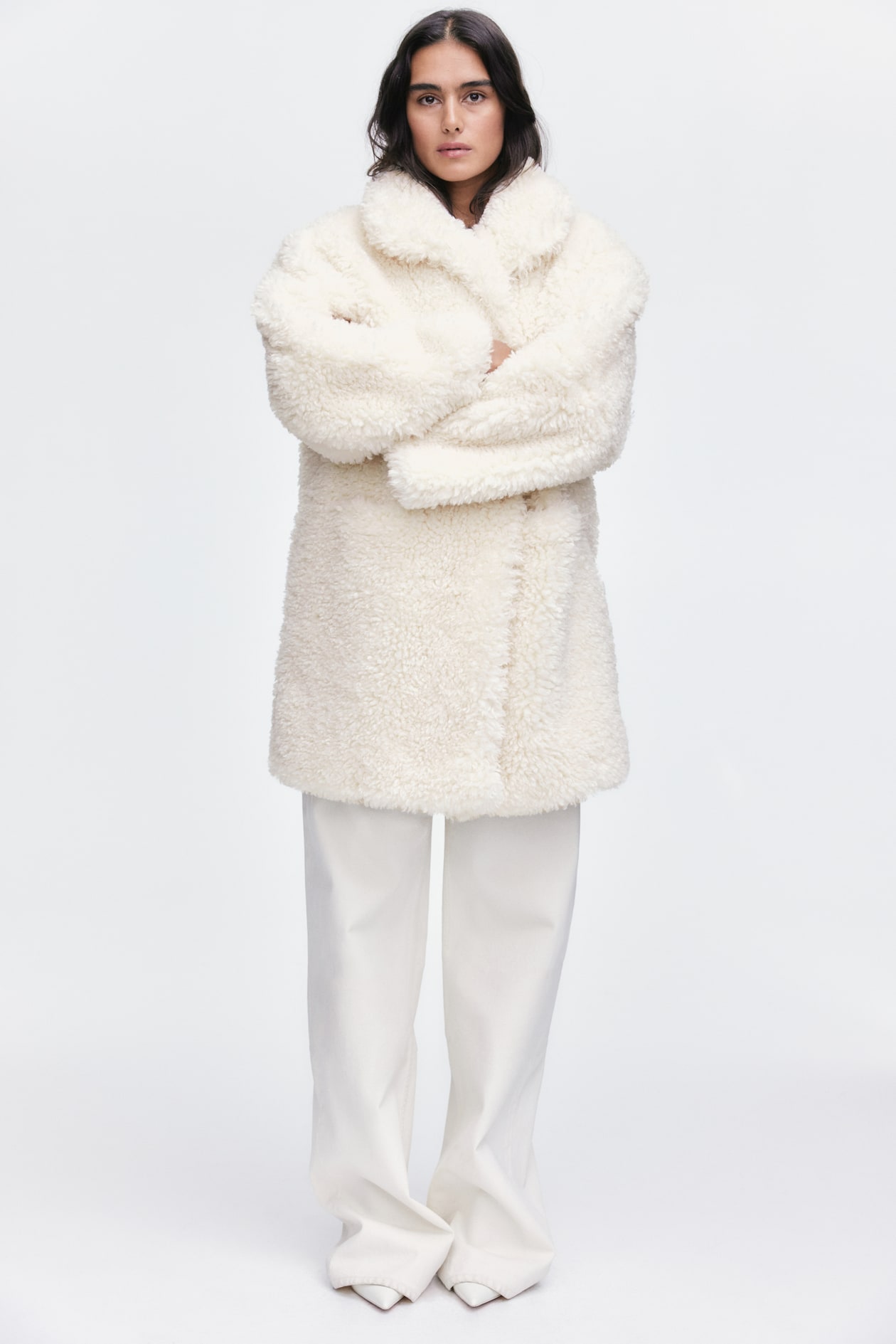 Abrigo efecto pelo Crema MUJER H&M ES