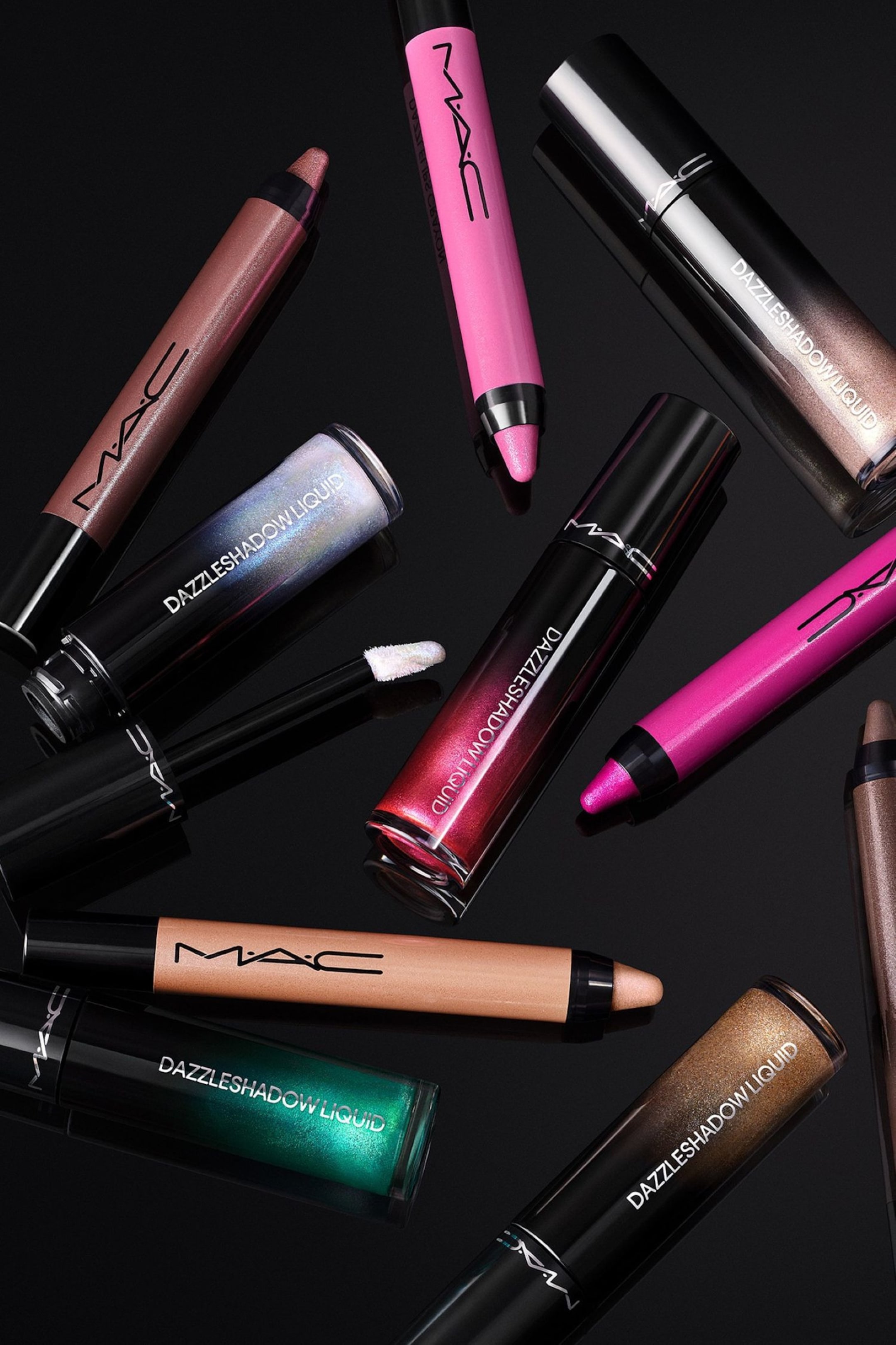 Visa större bild: Dazzlelips Crayon - Cosmic Plum - M·A·C Cosmetics - Beauty all | H&M SE 5