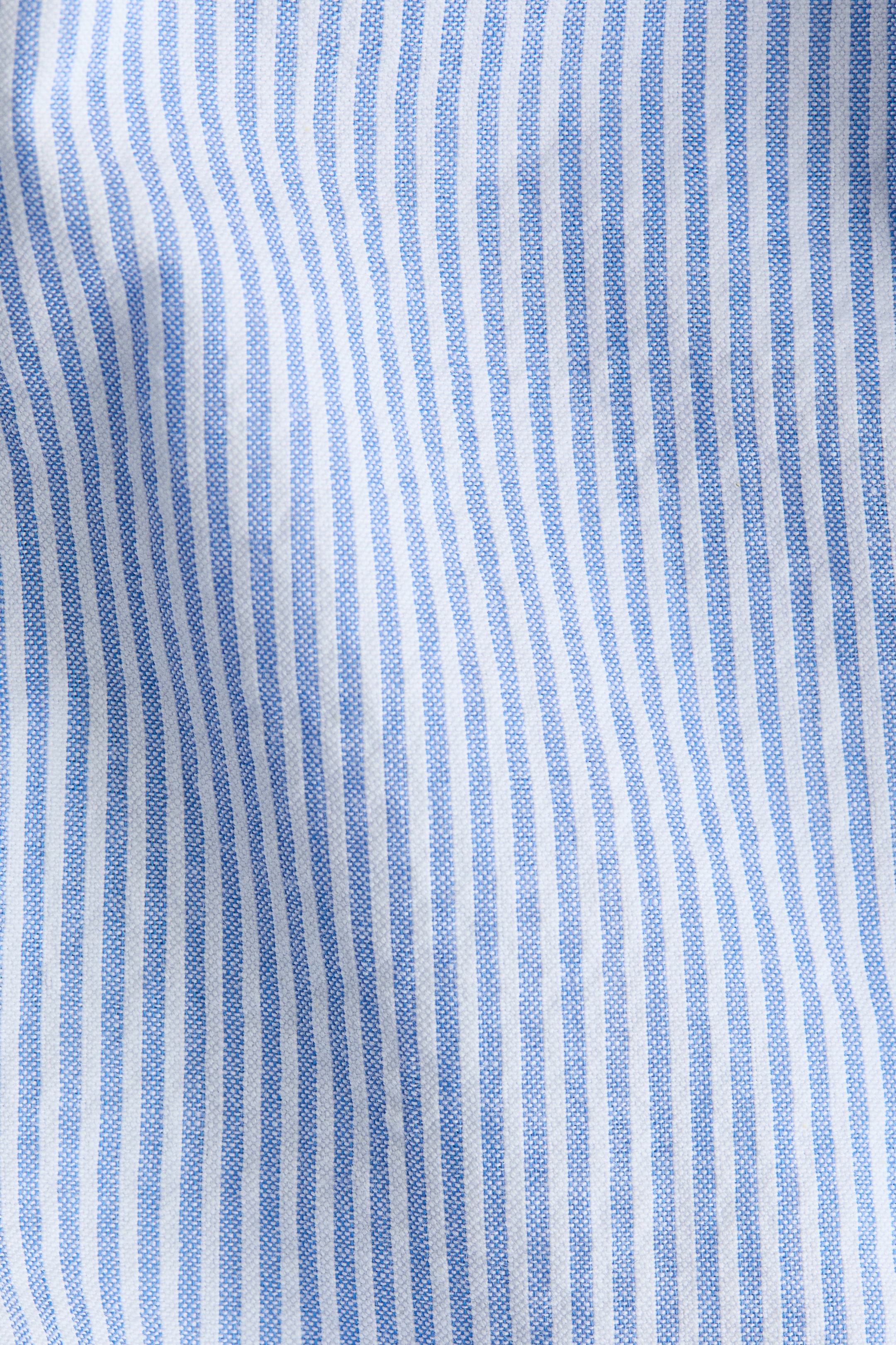 Robe volantée à bretelles fines