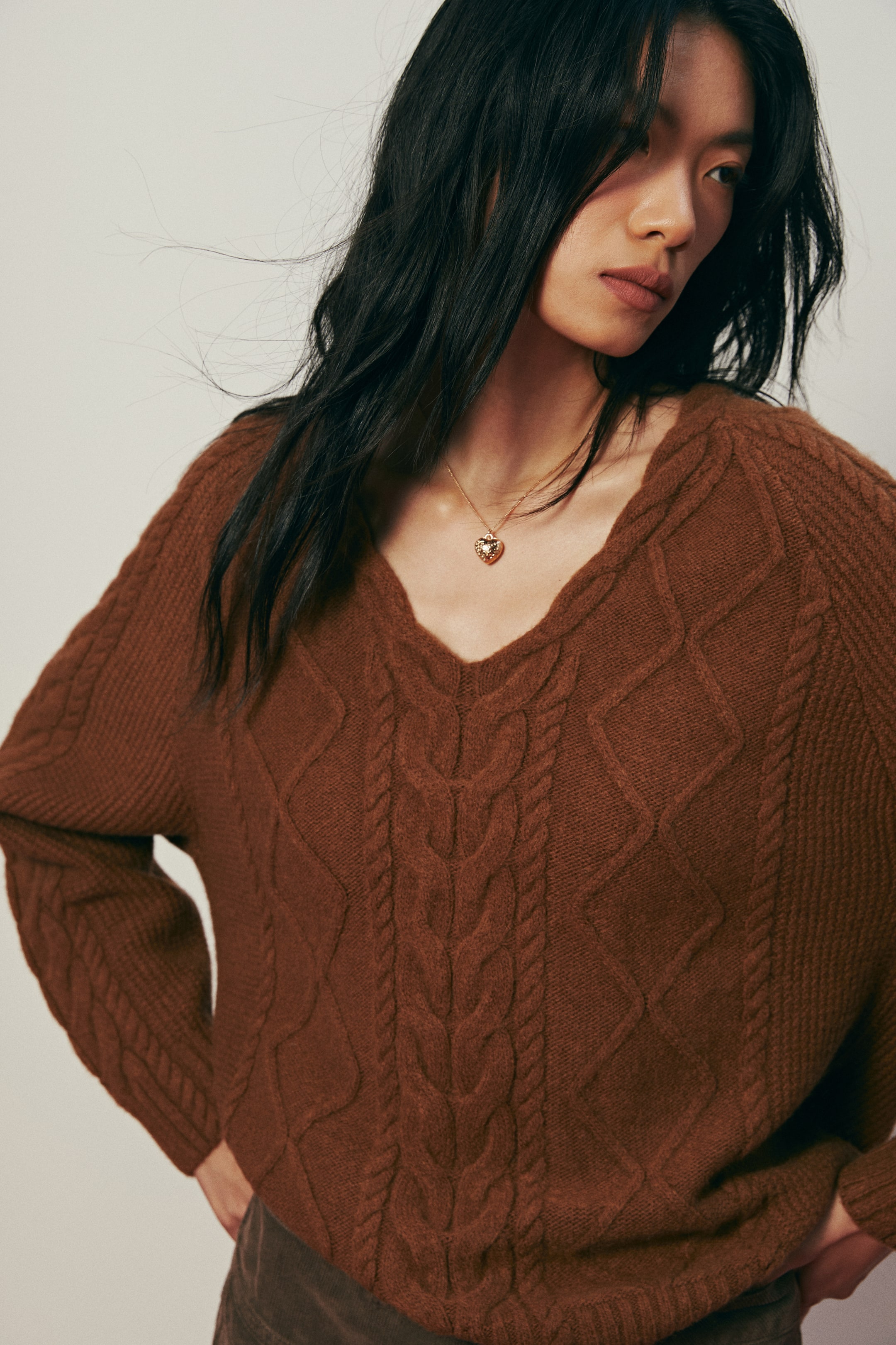 拡大画像を表示: ケーブルニットセーター - ブラウン - レディース | H&M JP 5