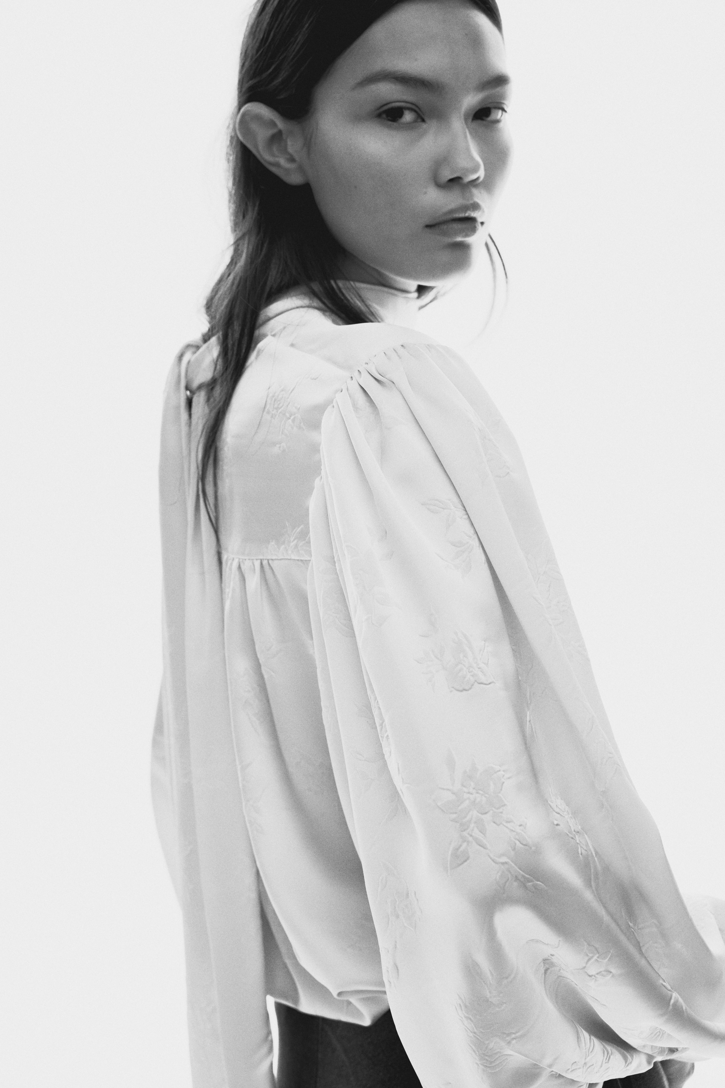 Women's Cream Oversized Jacquard-Weave Blouse | H&M US