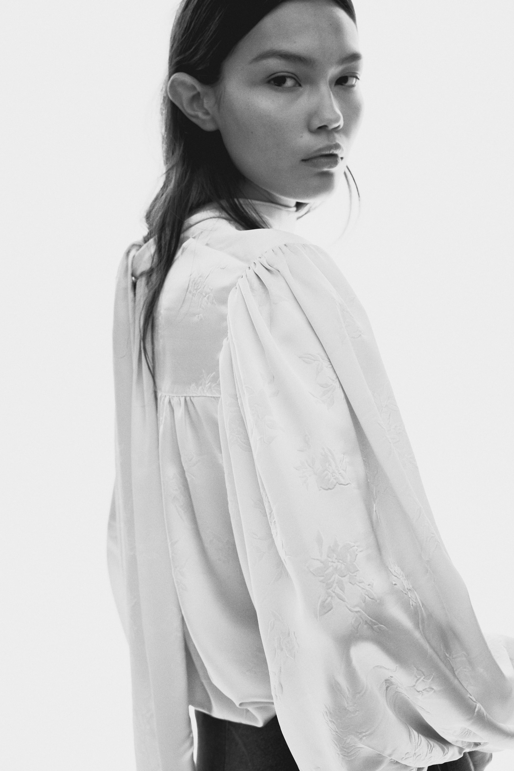 View larger image: Oversized jacquard-weave blouse - Cream | H&M IE 3