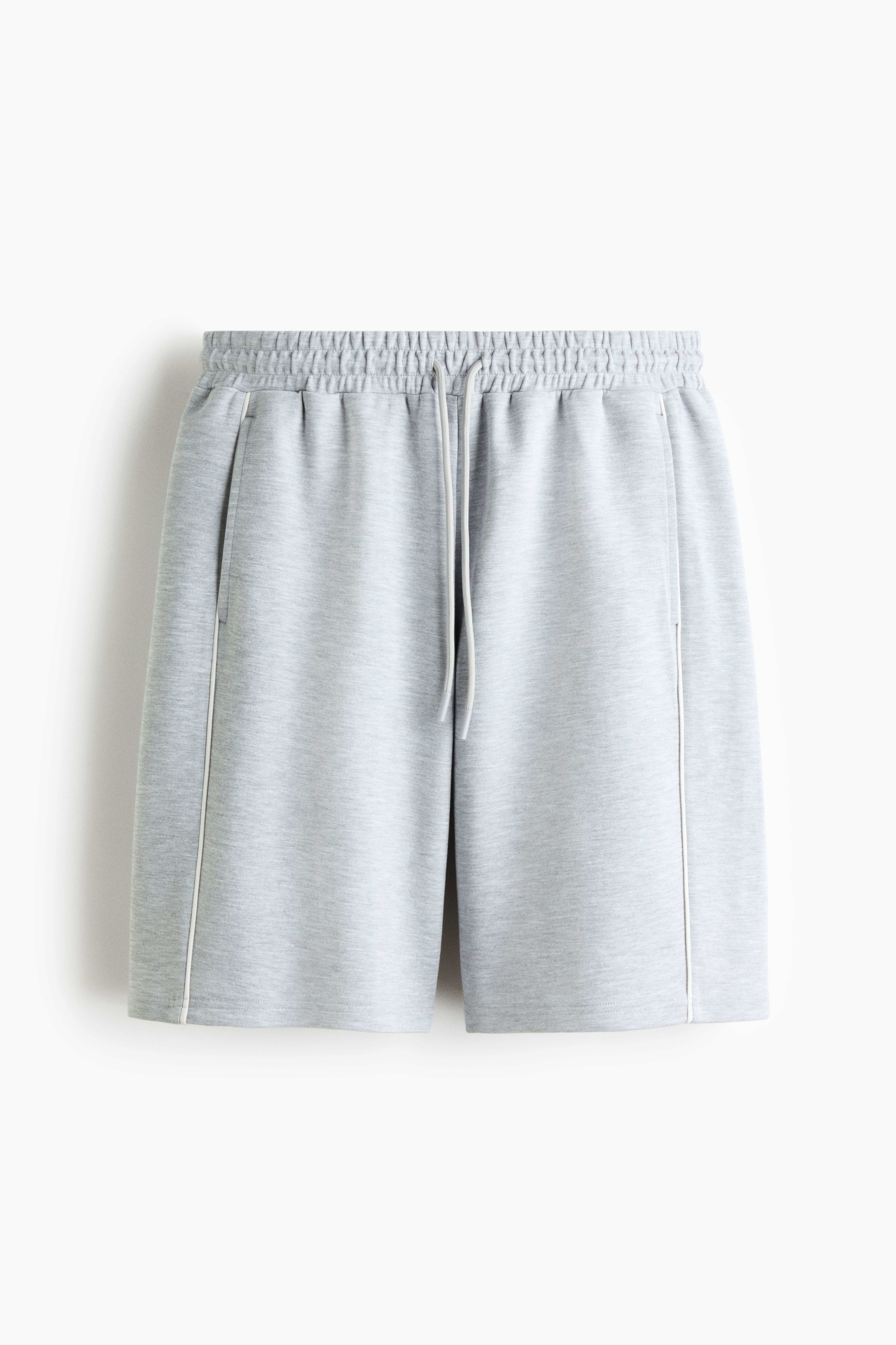 Loose-Fit Sports Shorts with DryMove™