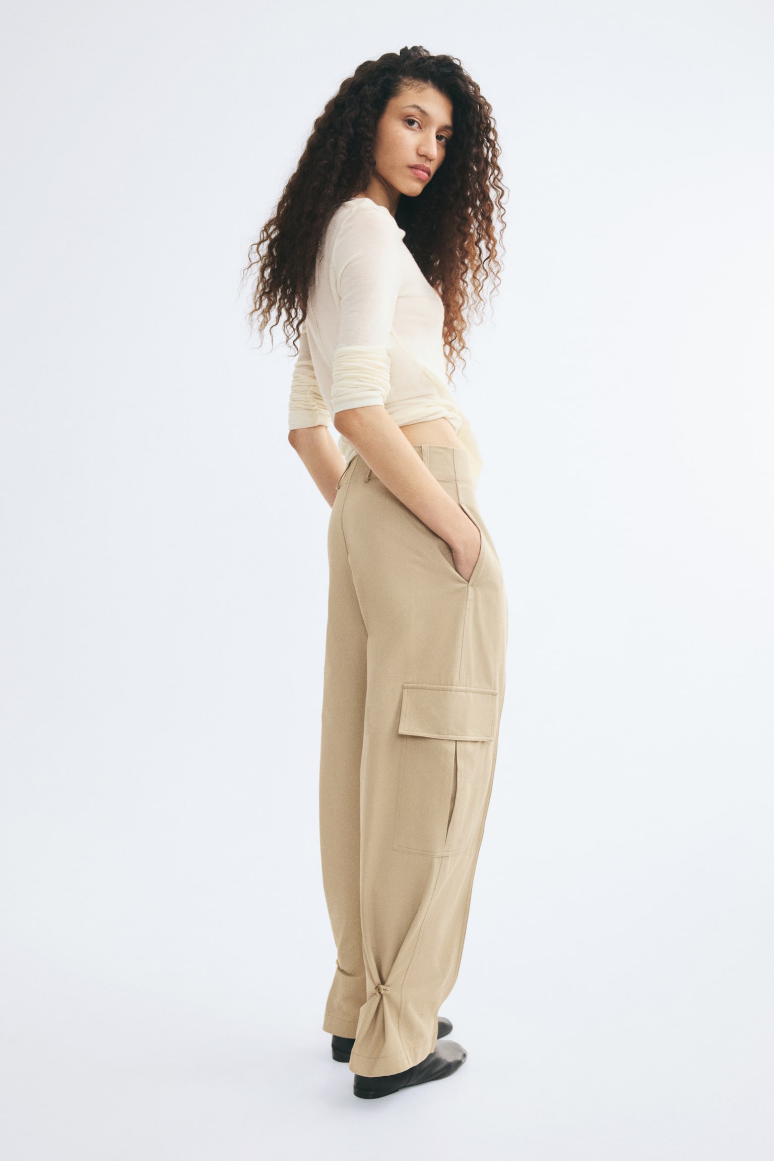 Женские брюки H&M Barrel-Leg Cargo, цвет: Бежевый — фото 5