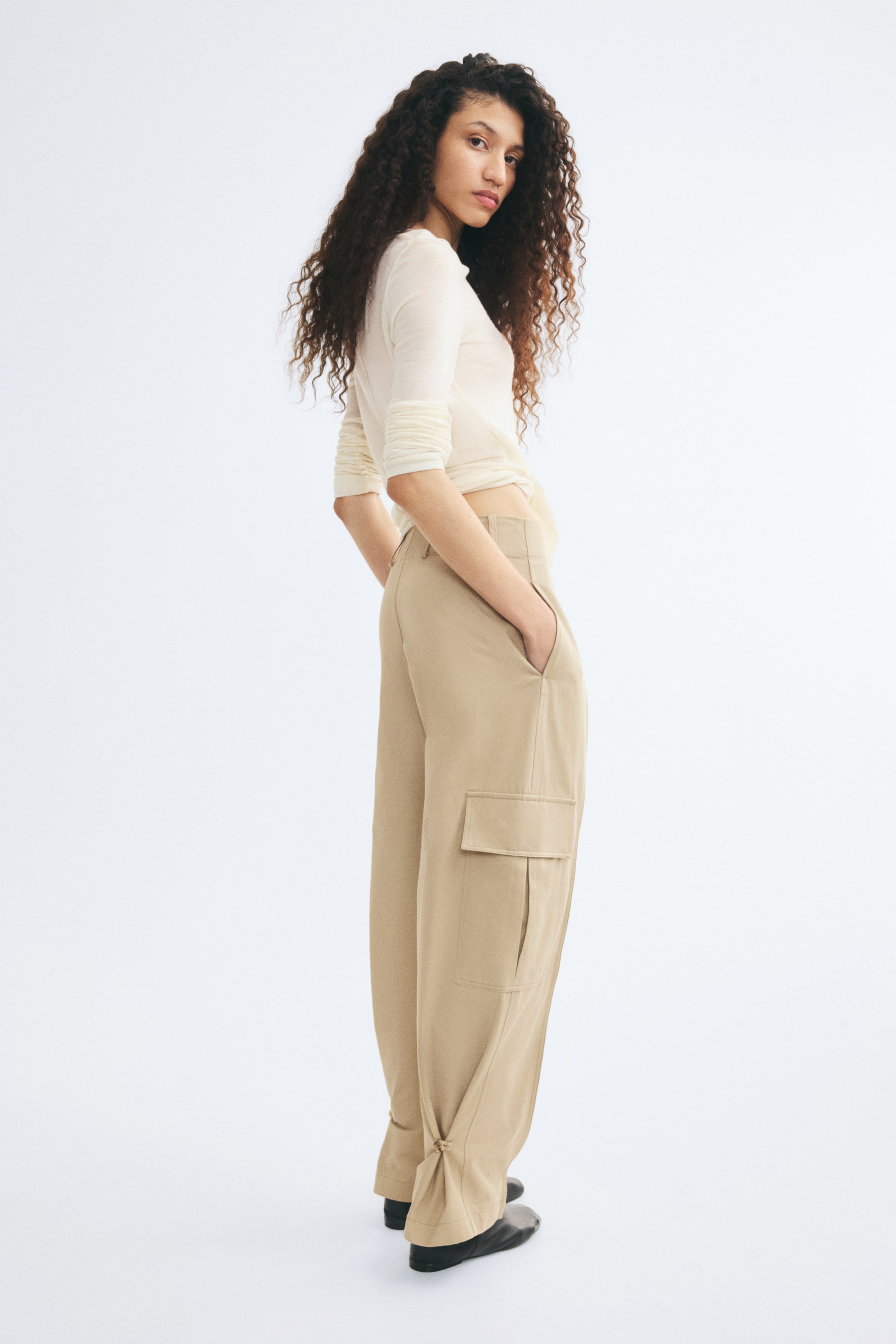 Barrel-Leg Cargo Pants