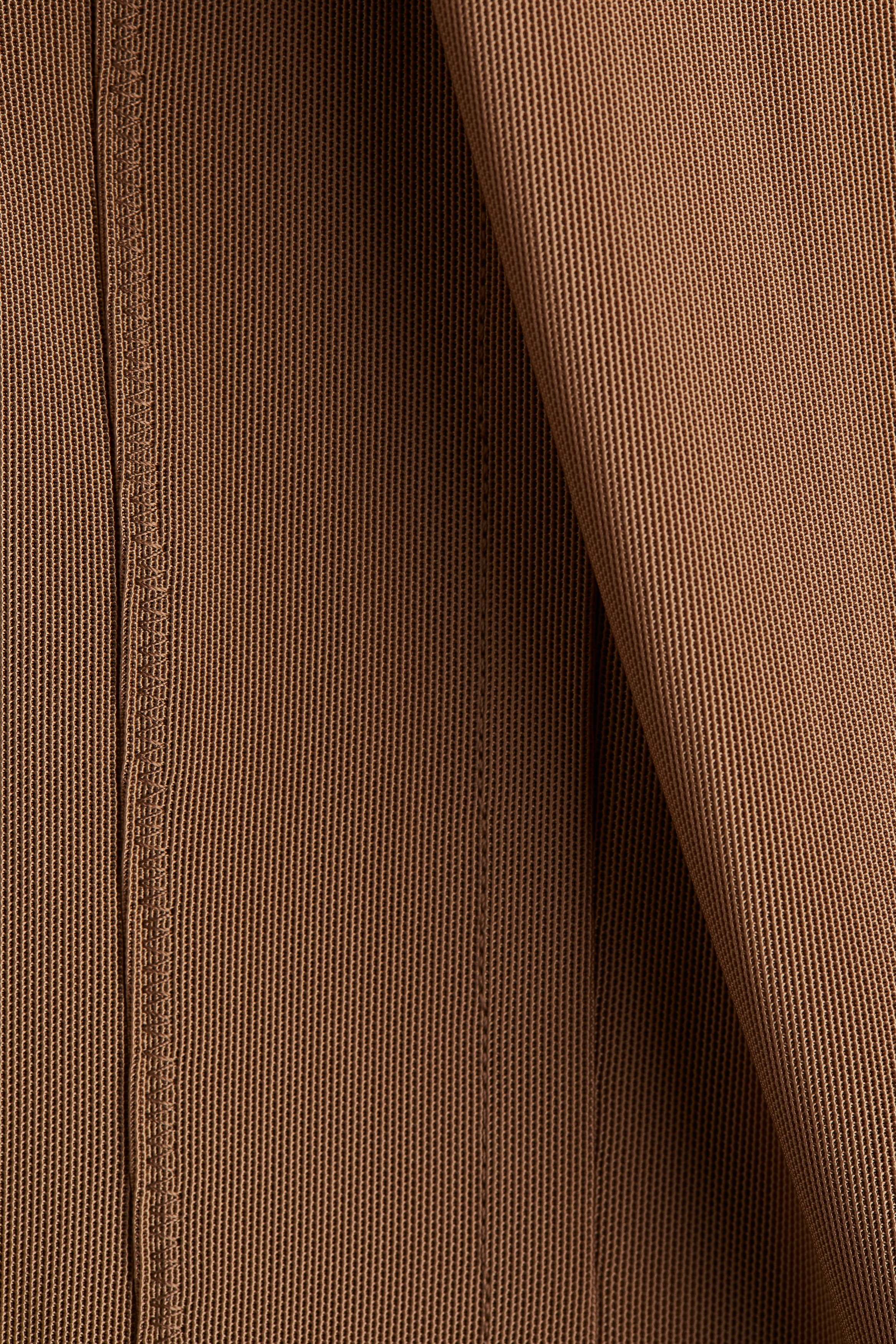 Long-sleeved mesh body