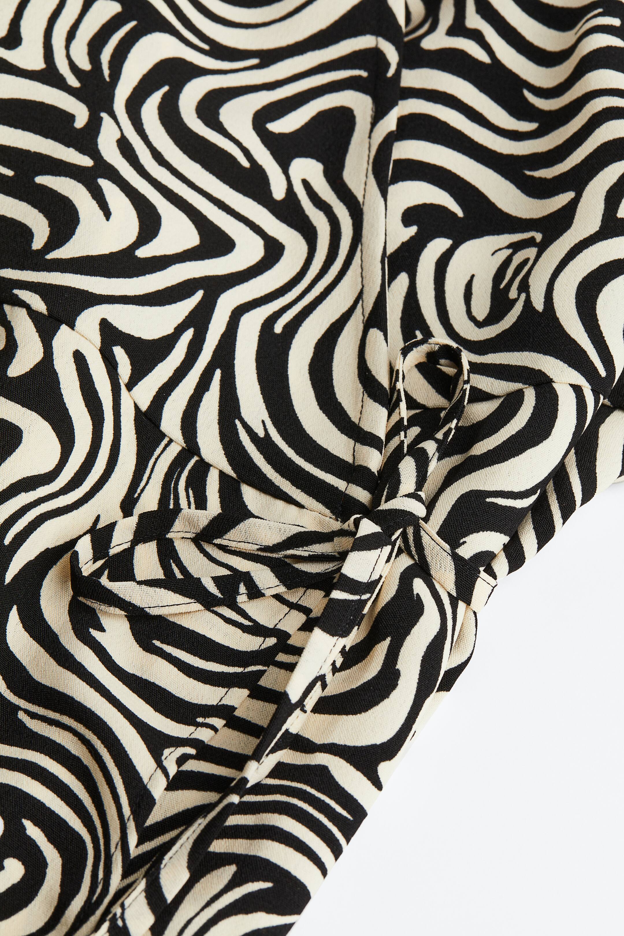 View larger image: H&M+ Crêpe wrap dress - Black/Patterned - Ladies | H&M GB 2